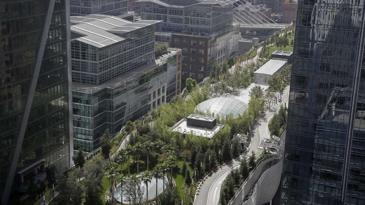 Crews prep to shore up cracked San Francisco terminal beams