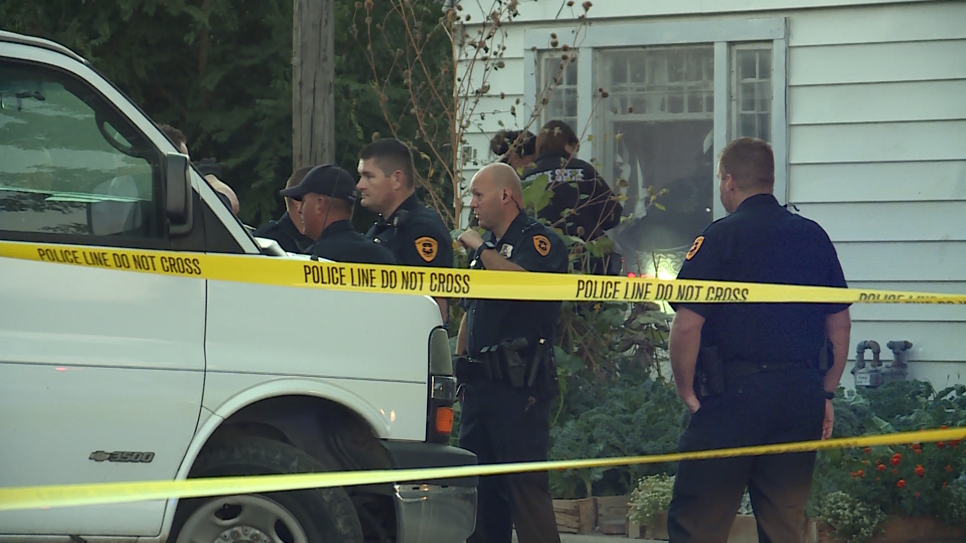 Ballpark residents frustrated with crime turn to mayoral candidates for action