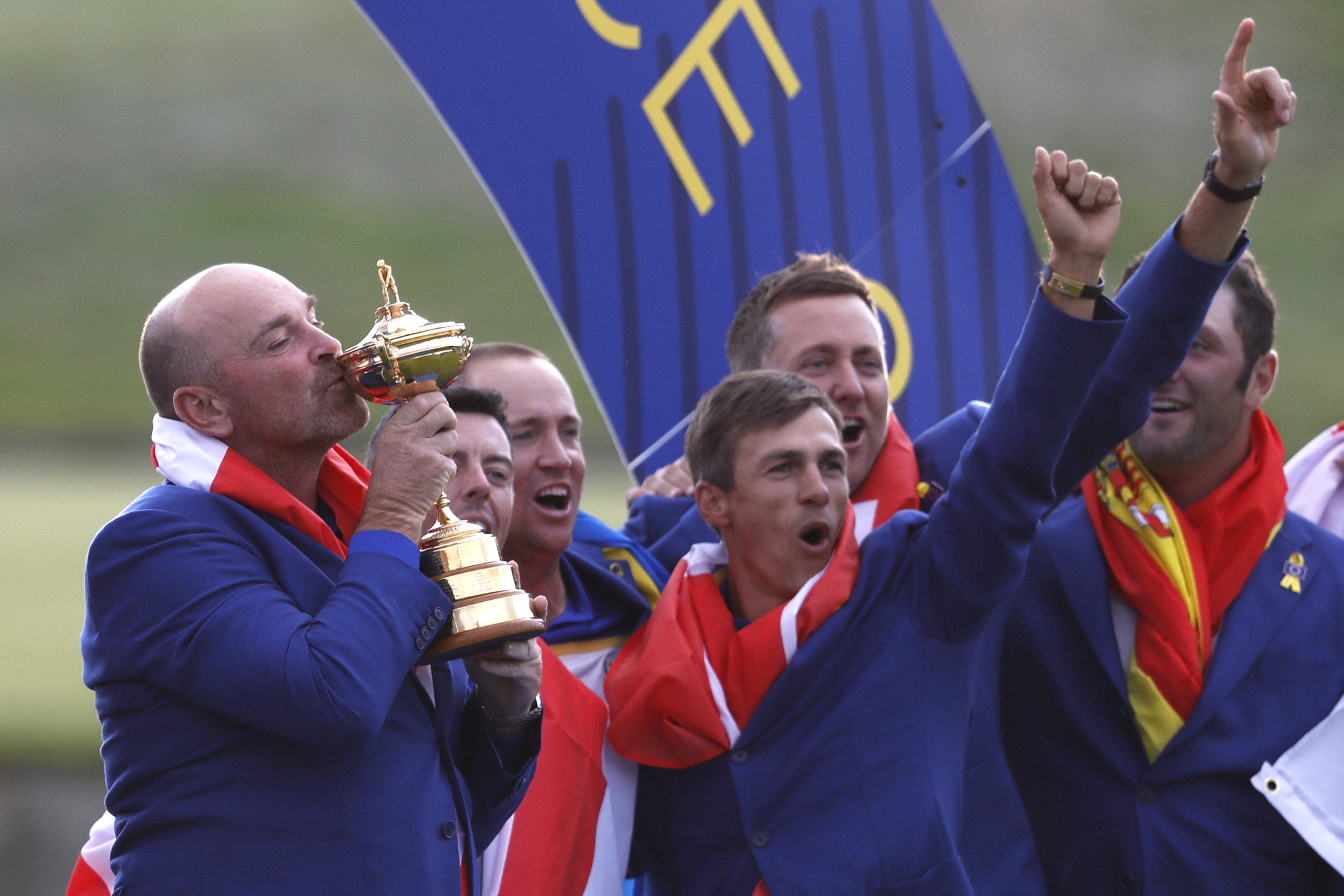 Europe wins back Ryder Cup, beating US 17 1/2-10 1/2