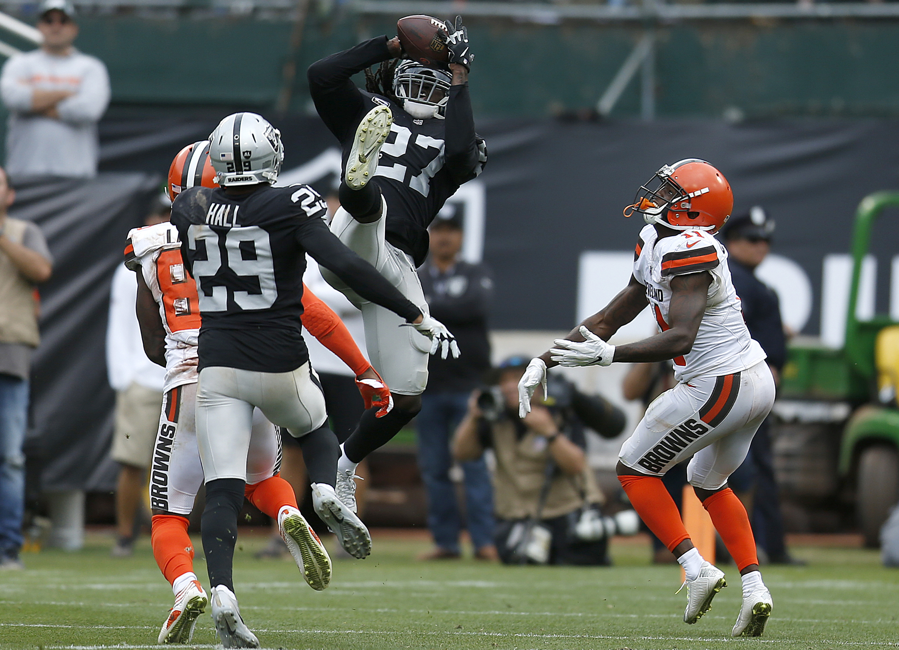 Raiders steal game from Browns with 45-42 OT win