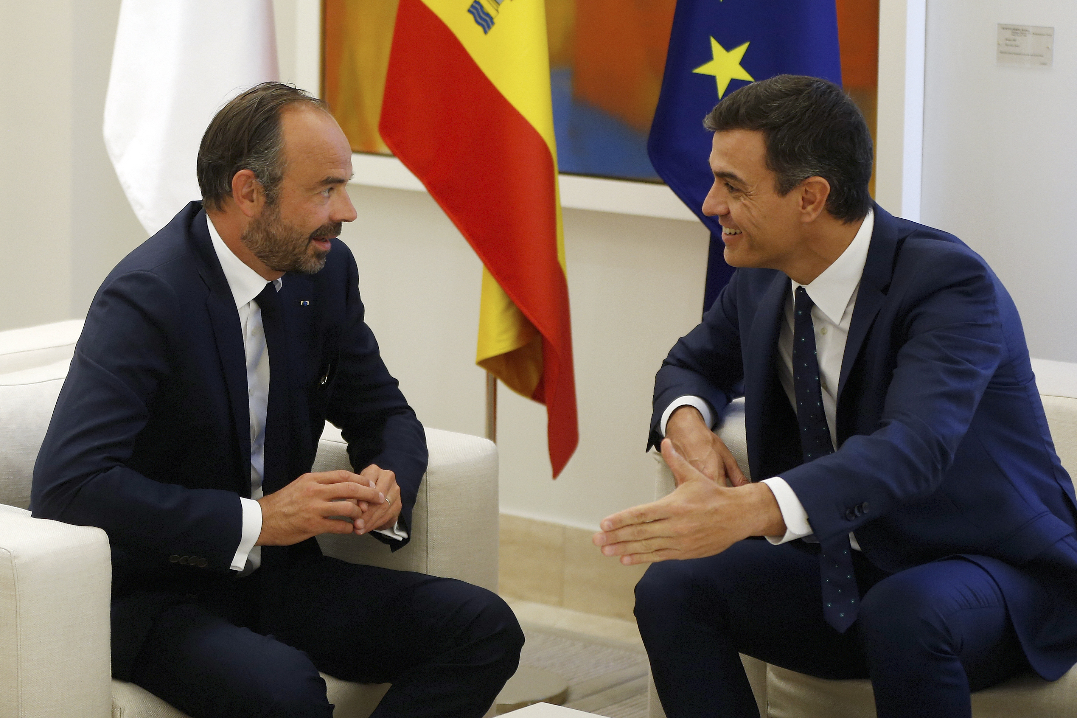 France hands over ETA documents, weapons to Spain
