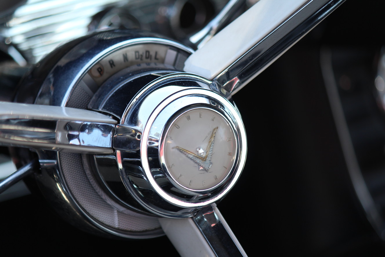The chrome horn ring on the interior of Tom Westre's 1960 Ford Thunderbird looks nice, but you wouldn't want to meet it in an accident. (Photo: Brian Champagne)
