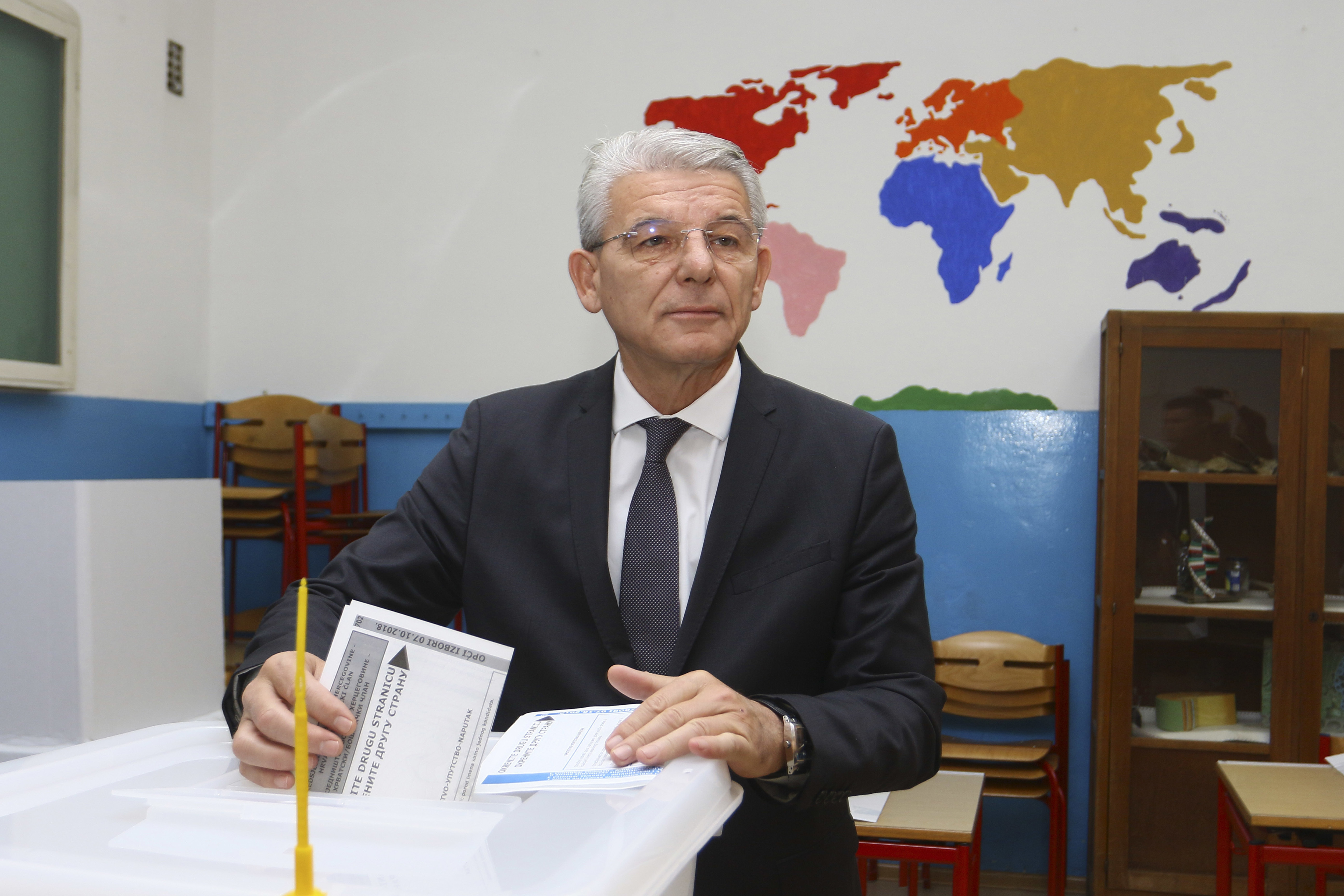 The Latest: Partial tally has nationalist Bosnian Serb ahead
