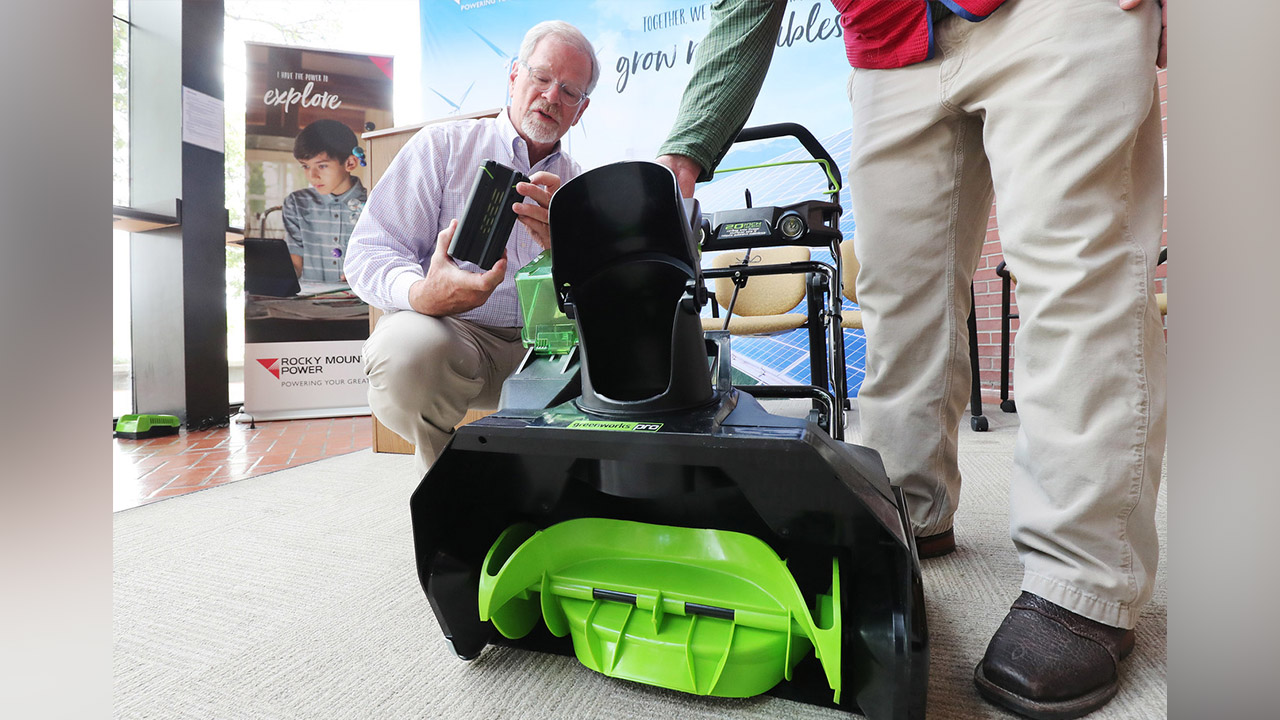 Clean air groups announce discount to help Utahns swap gas-powered snowblowers for electric ones