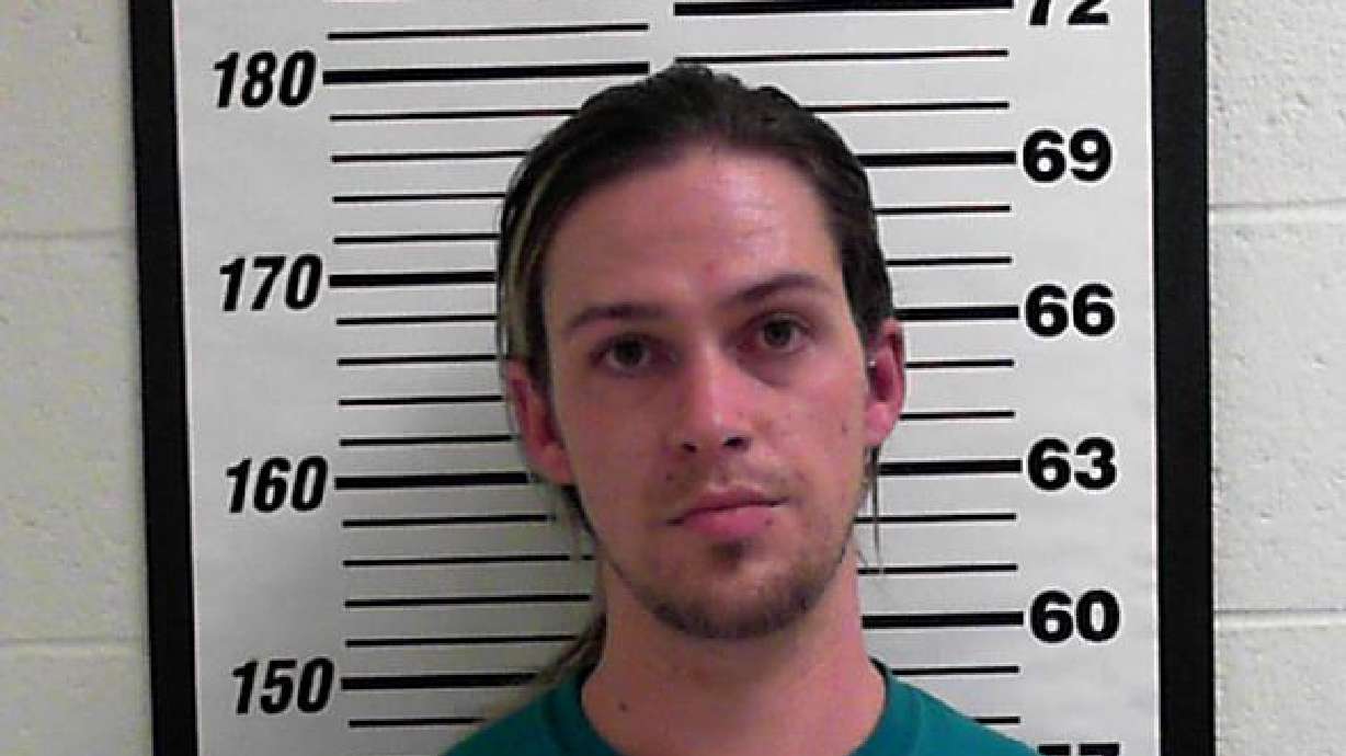 Charges: Former nurse assistant elbowed, shoved assisted living center residents