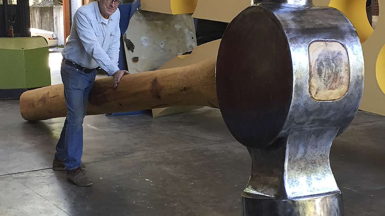 Giant hammer artwork stolen in Northern California