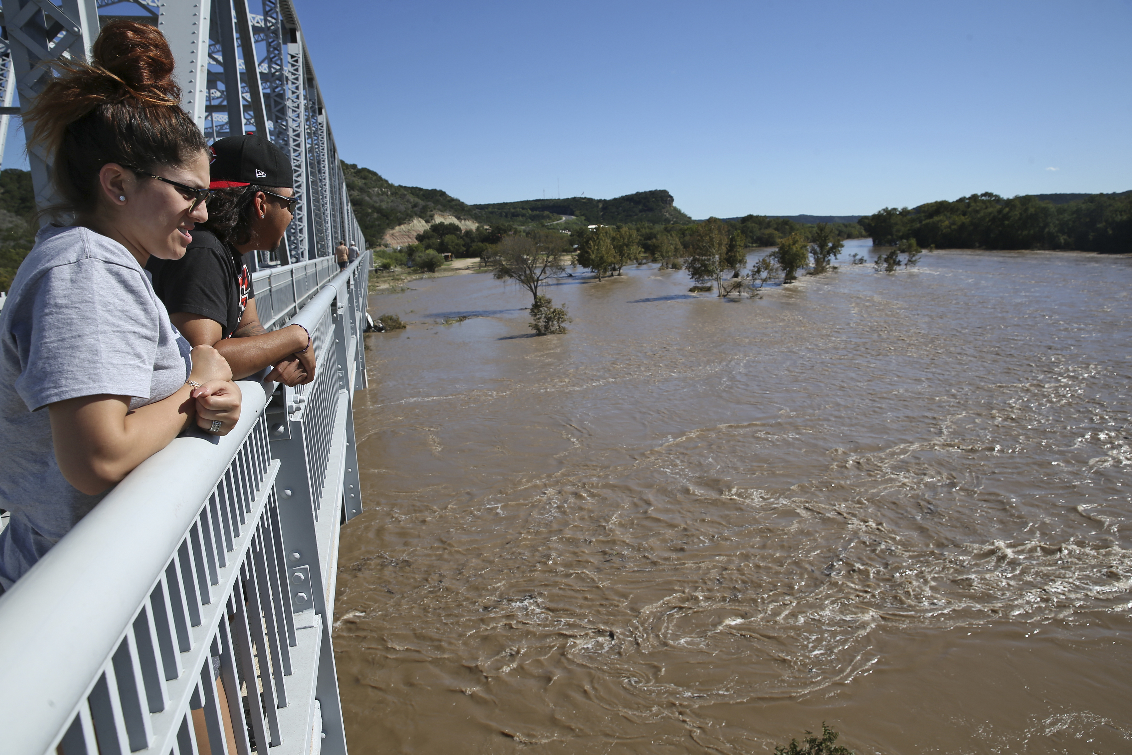 Crews find 2 of 4 bodies swept away in West Texas floods