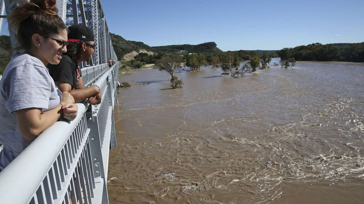 Crews find 2 of 4 bodies swept away in West Texas floods