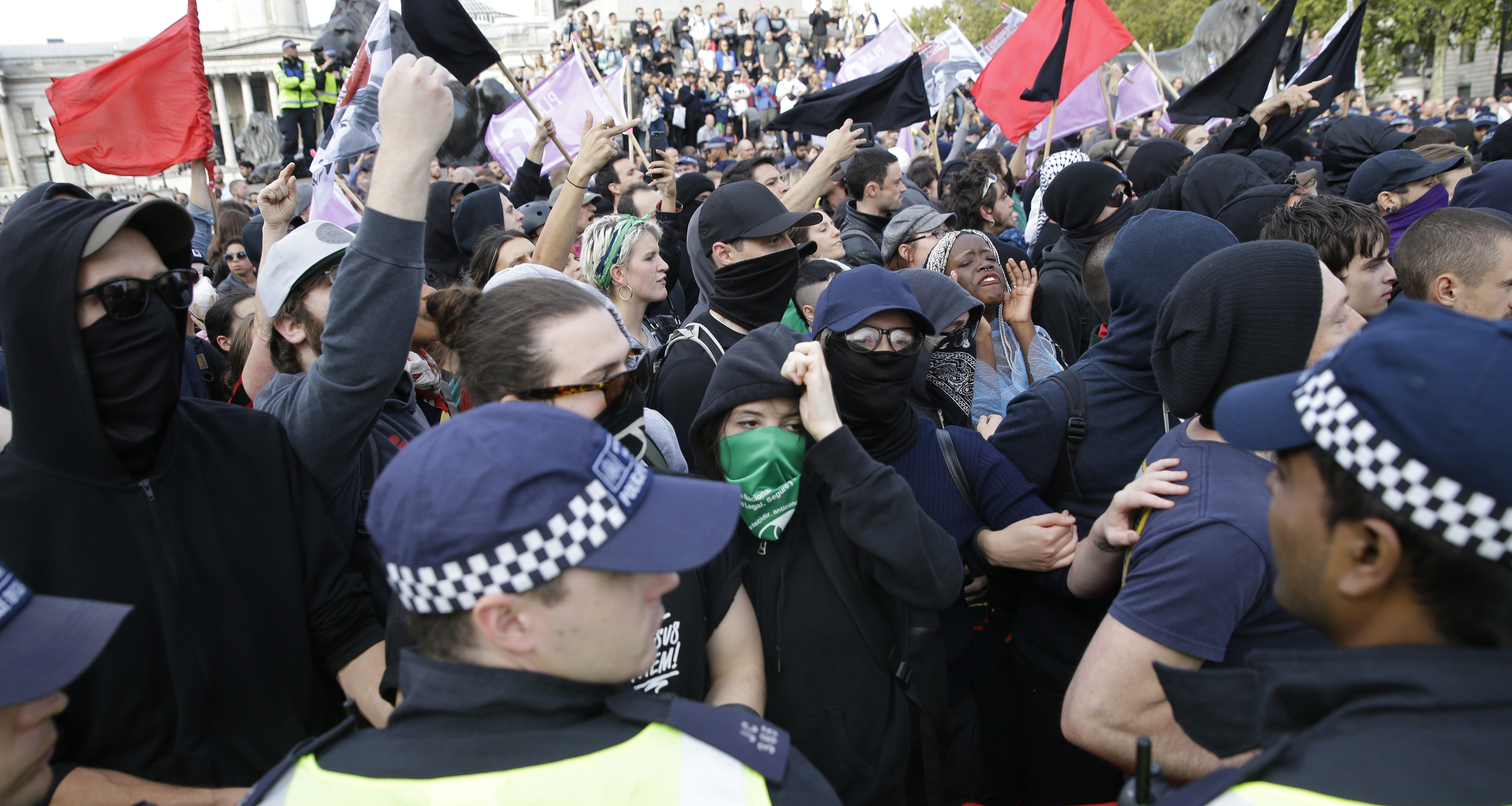 Right-wing march in London turns violent, 1 arrested