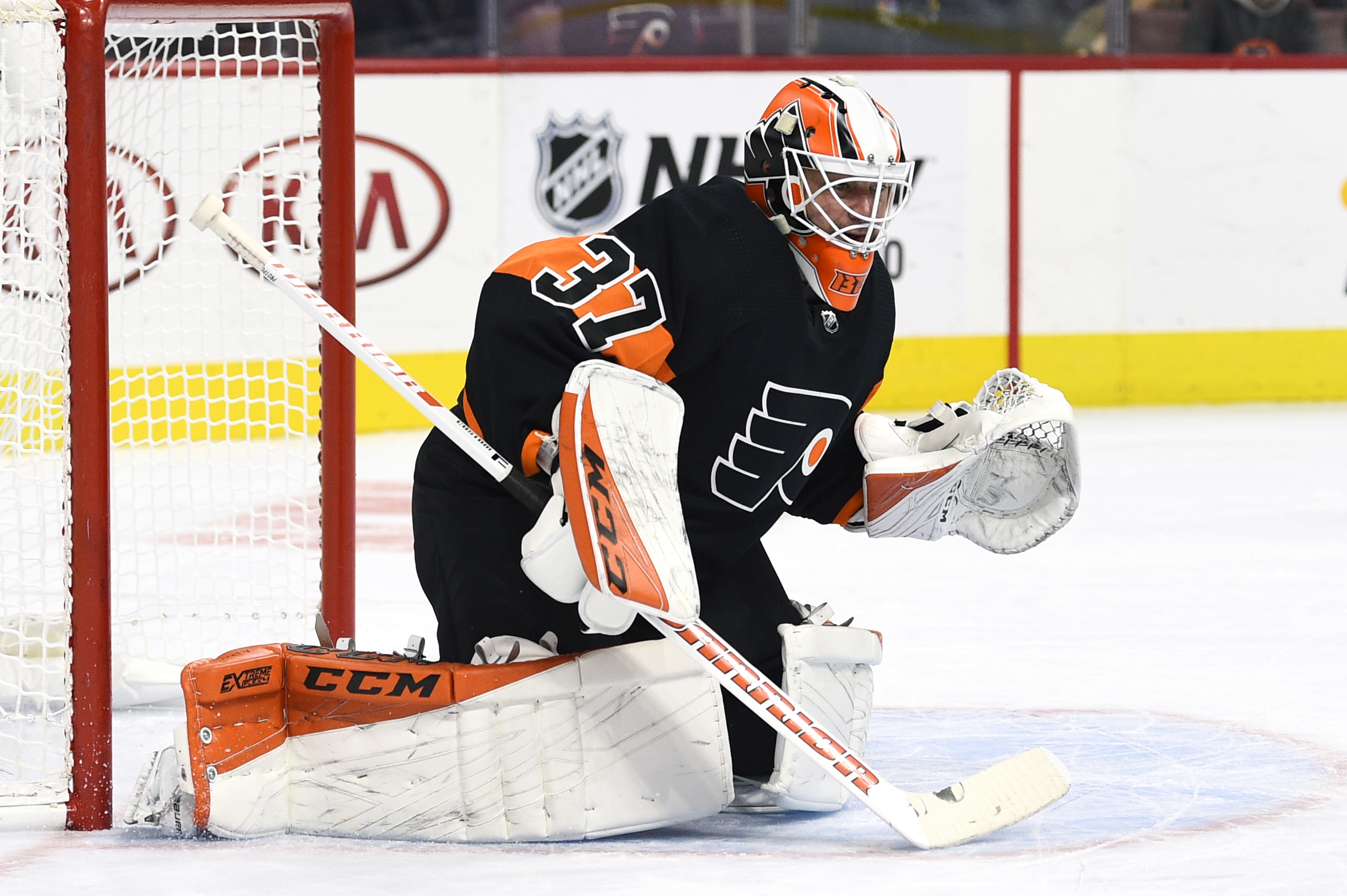 Eakin scores, Fleury shutout in Vegas' 1-0 win vs Flyers