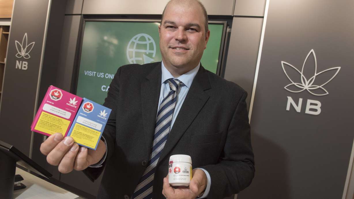 Canada to pardon pot possession as it legalizes marijuana