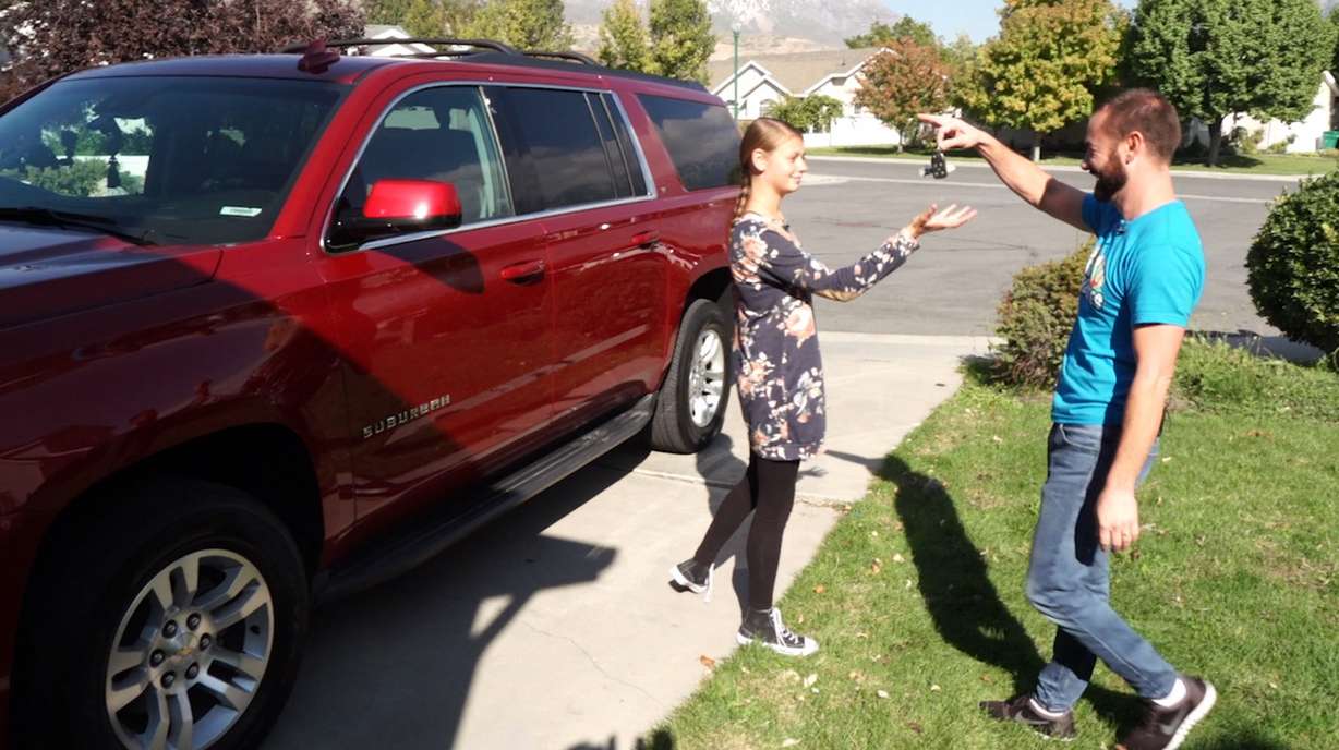 Johnny Tannerite is letting his 17-year-old daughter, Allie, practice her driving skills on their road trip to Moab this fall break. (Photo: KSL TV)