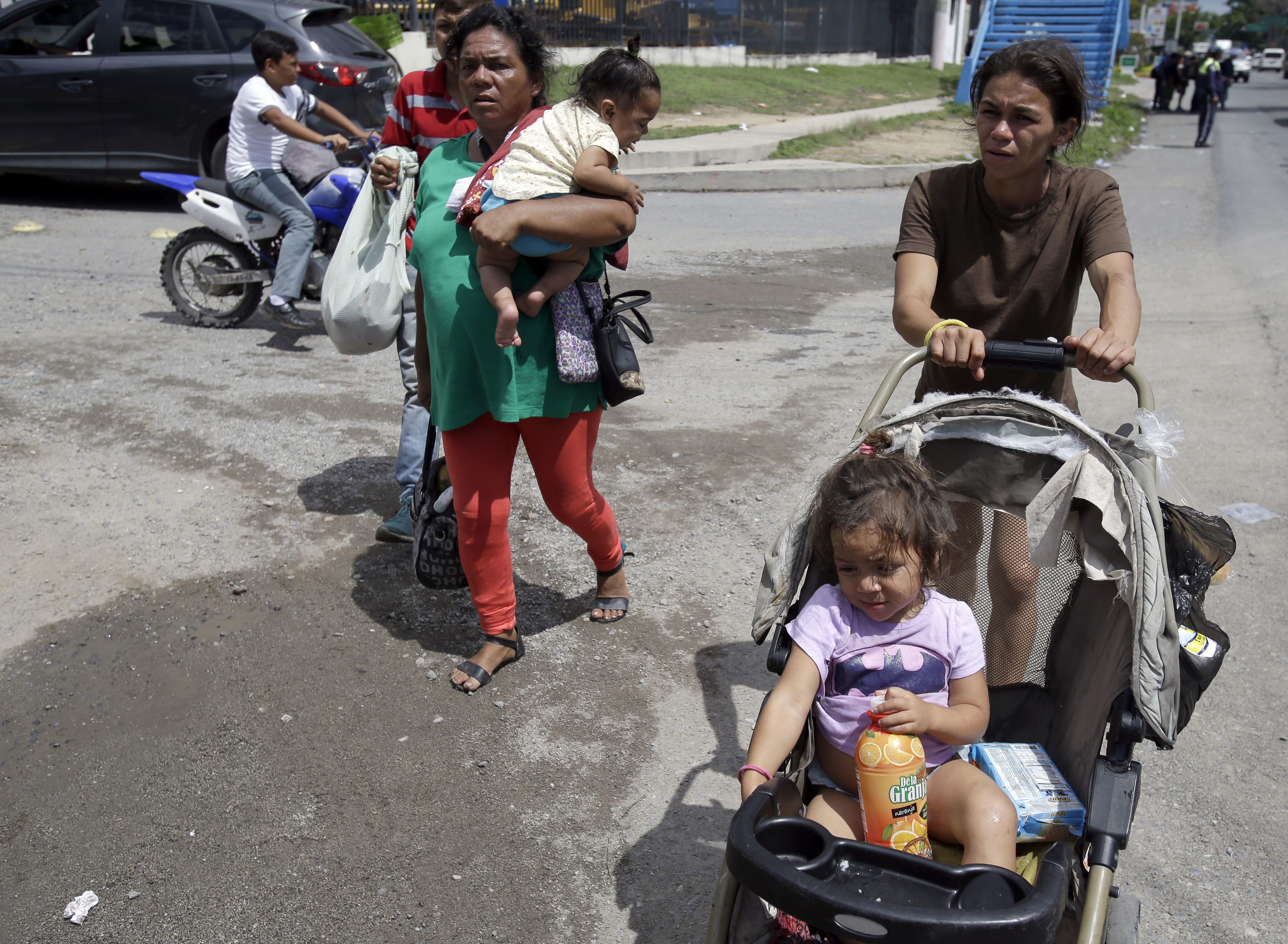 Pressure turns to Mexico as migrant caravan heads for border