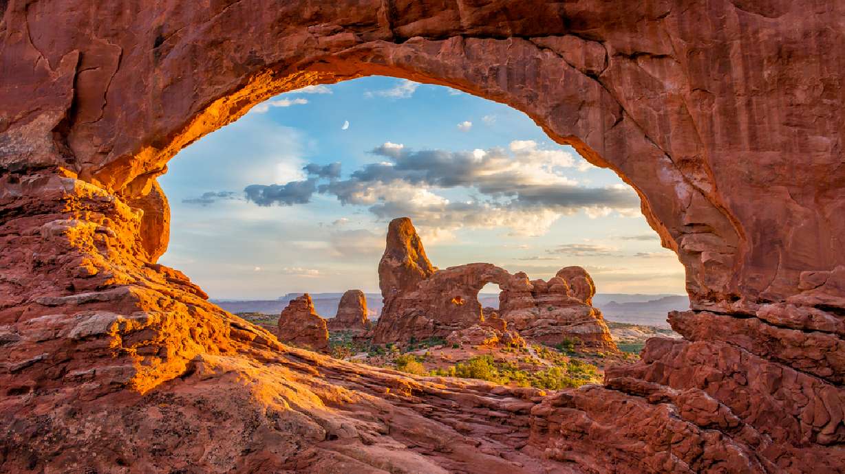 7 crazy-awesome natural bridges and arches in Utah