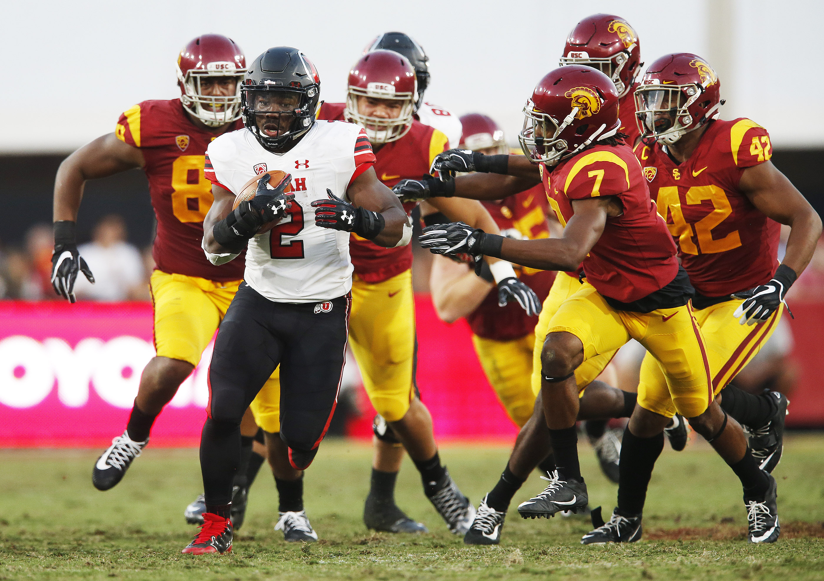 Utes running back Zack Moss announces return next season