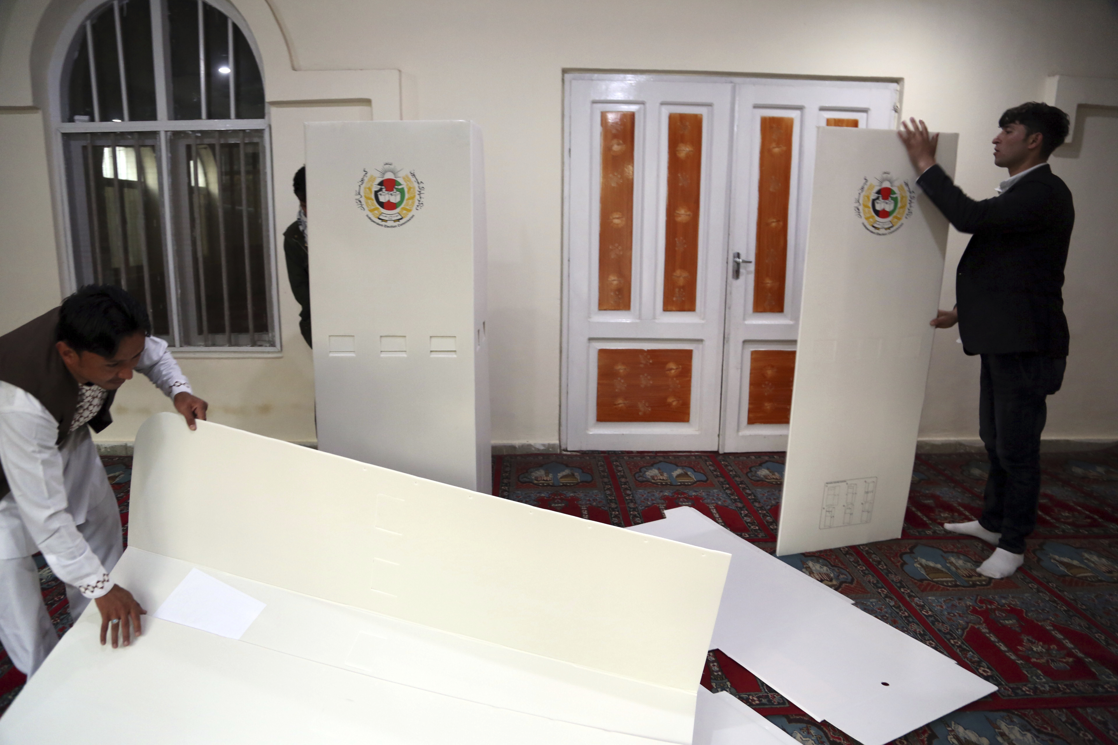 Violence, confusion surround Afghan parliamentary elections