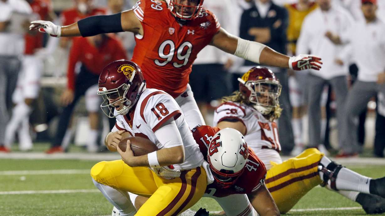 USC freshman quarterback J.T. Daniels in concussion protocol