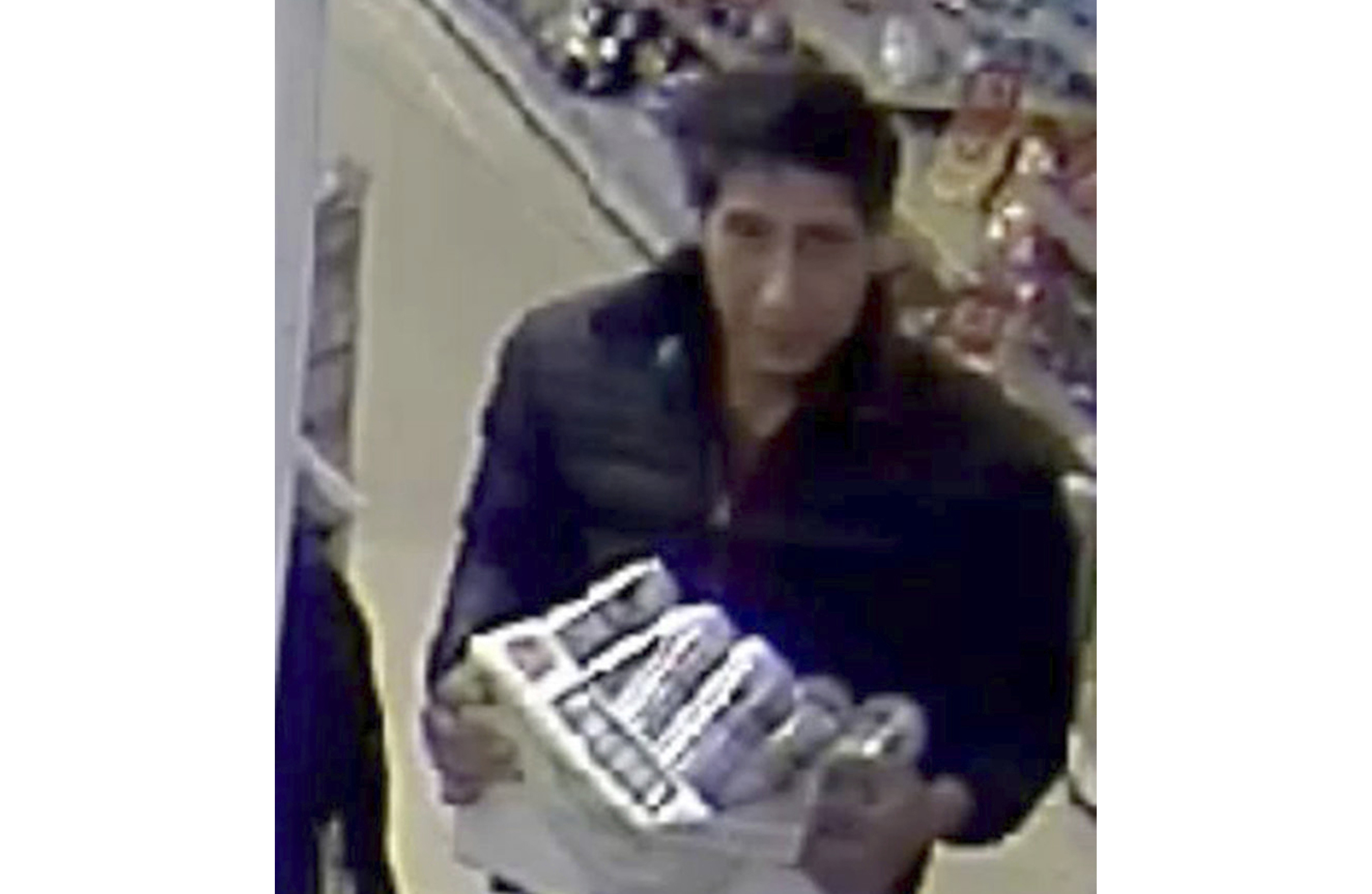 UK police hunt shoplifter who looks like David Schwimmer