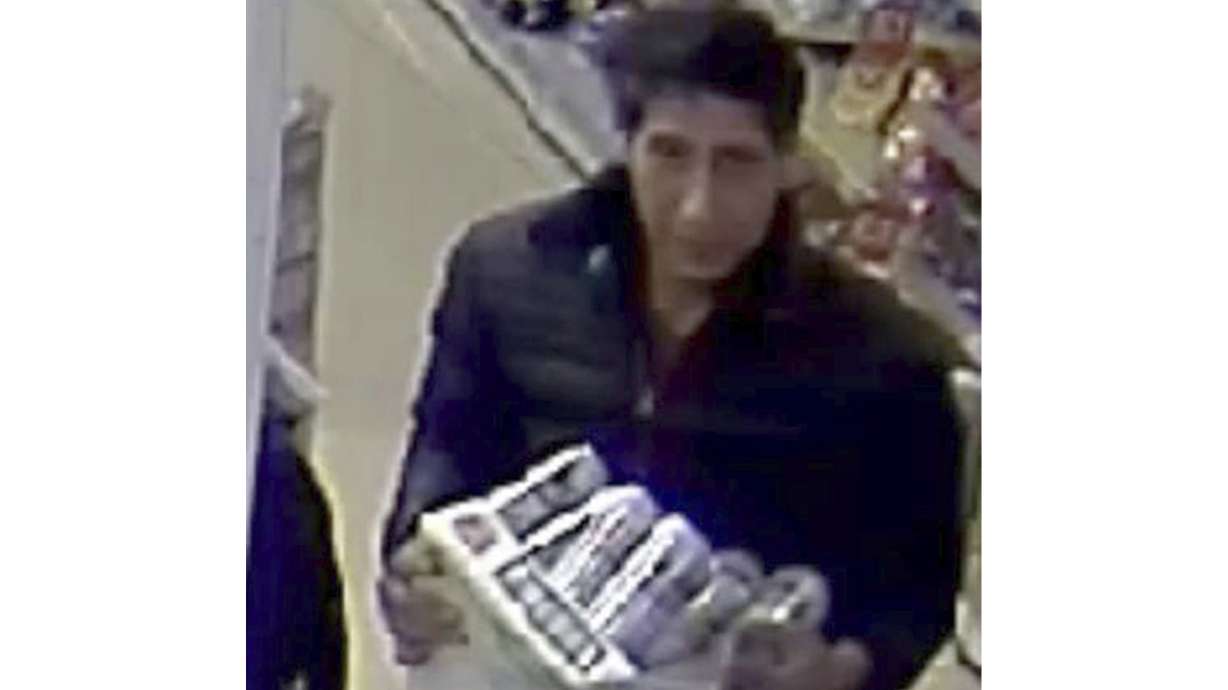 UK police hunt shoplifter who looks like David Schwimmer