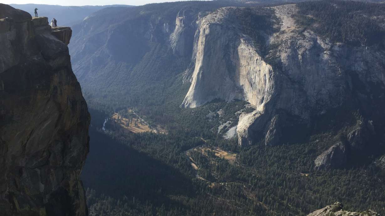 Yosemite rangers recover bodies of 2 who fell from overlook