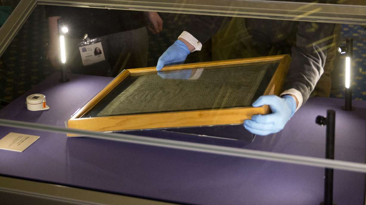 US tourist helps stop thief who tried to steal Magna Carta
