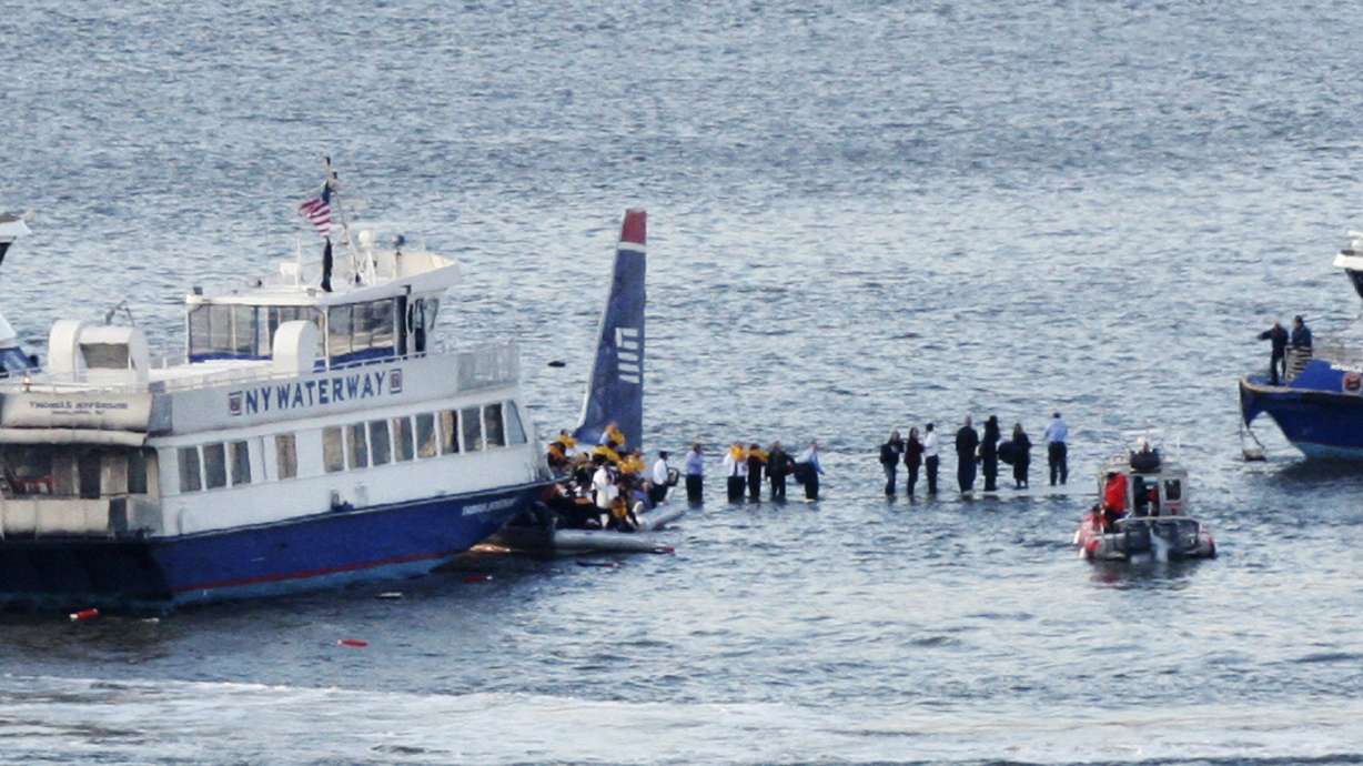 On solid ground: 'Sully,' controller reunite at NYC Marathon