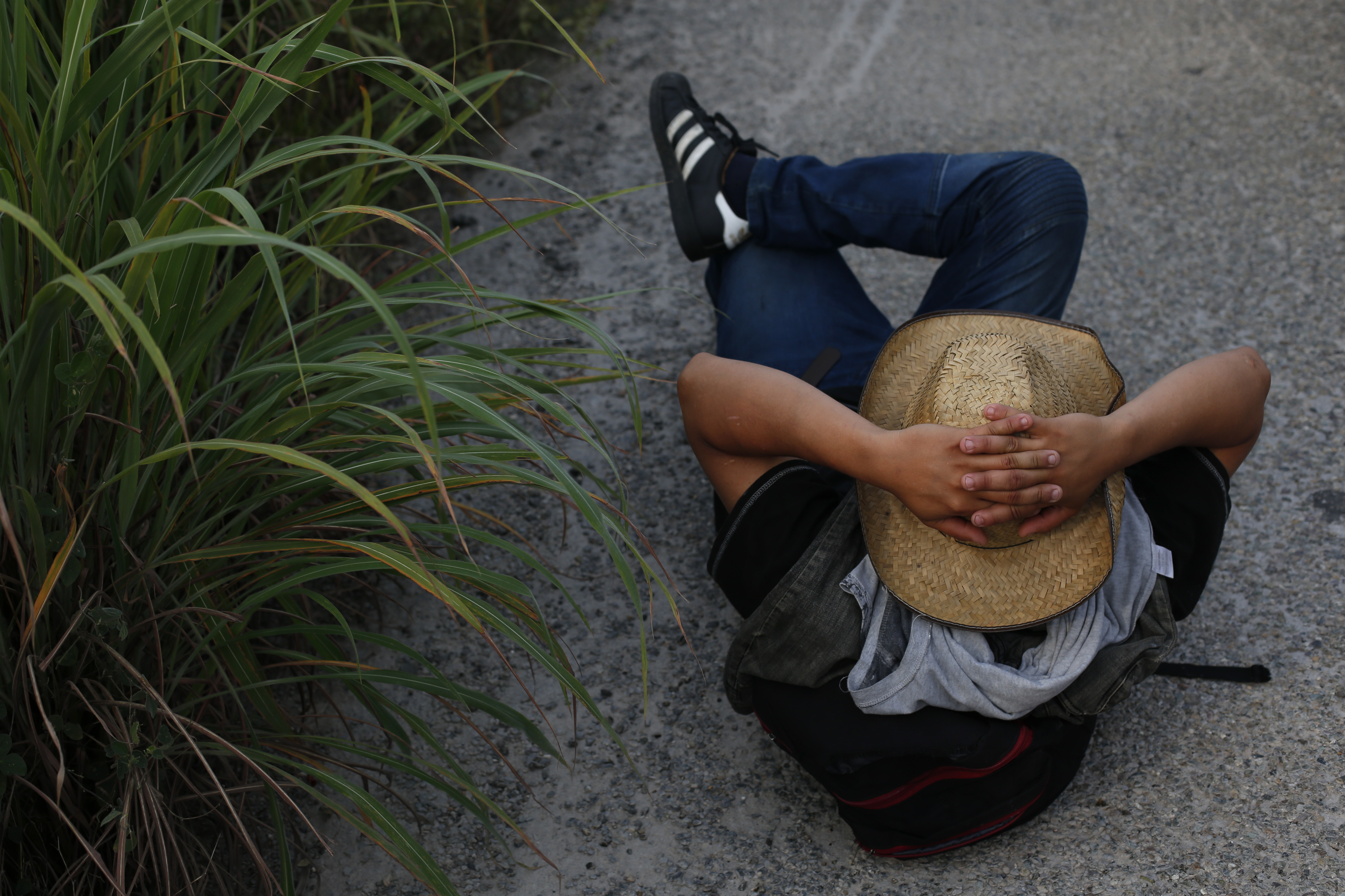 Migrant caravan rests; 2nd group seeks entry into Mexico