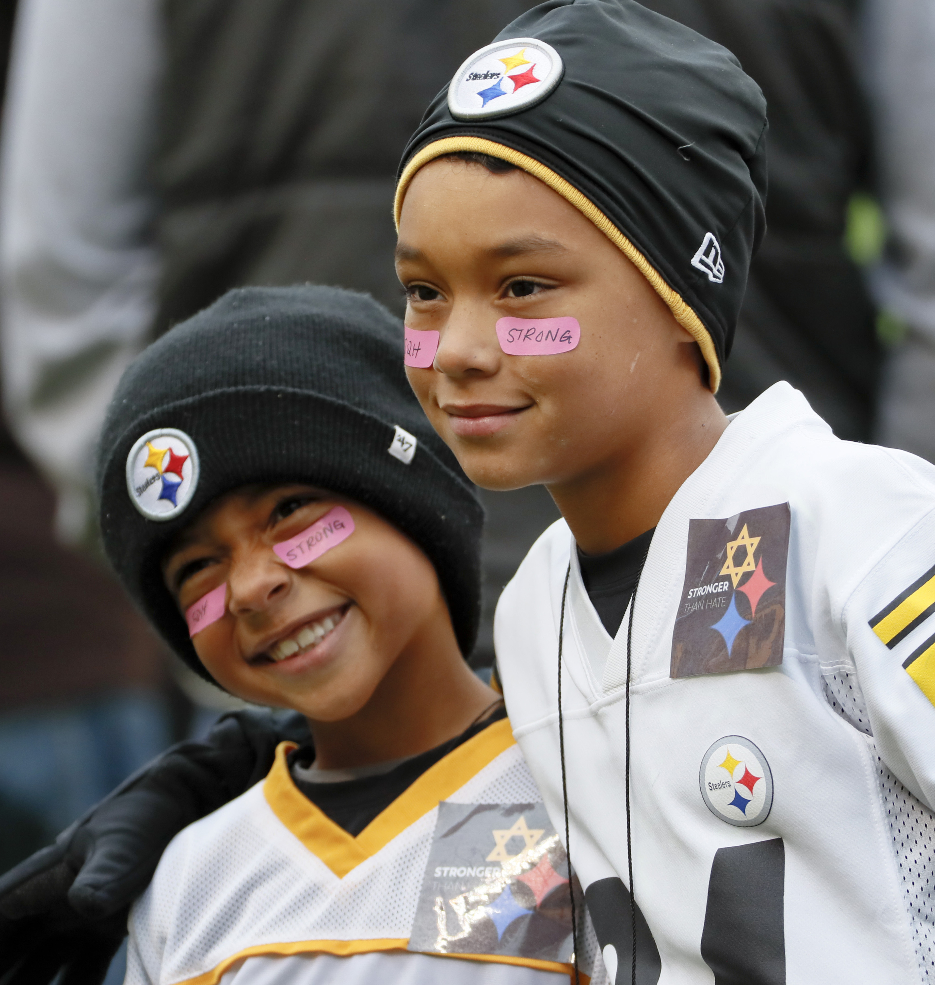 Design based on Steelers helmet honors synagogue dead