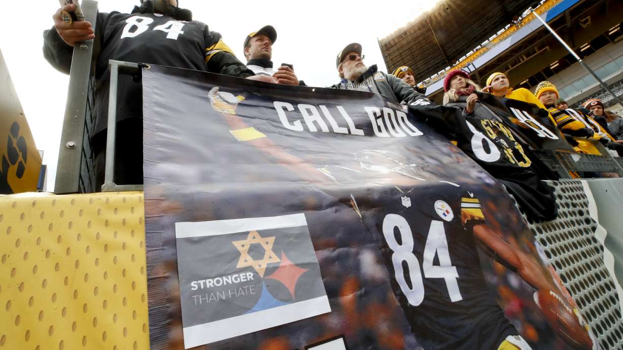 Steelers bring comfort to city following synagogue tragedy