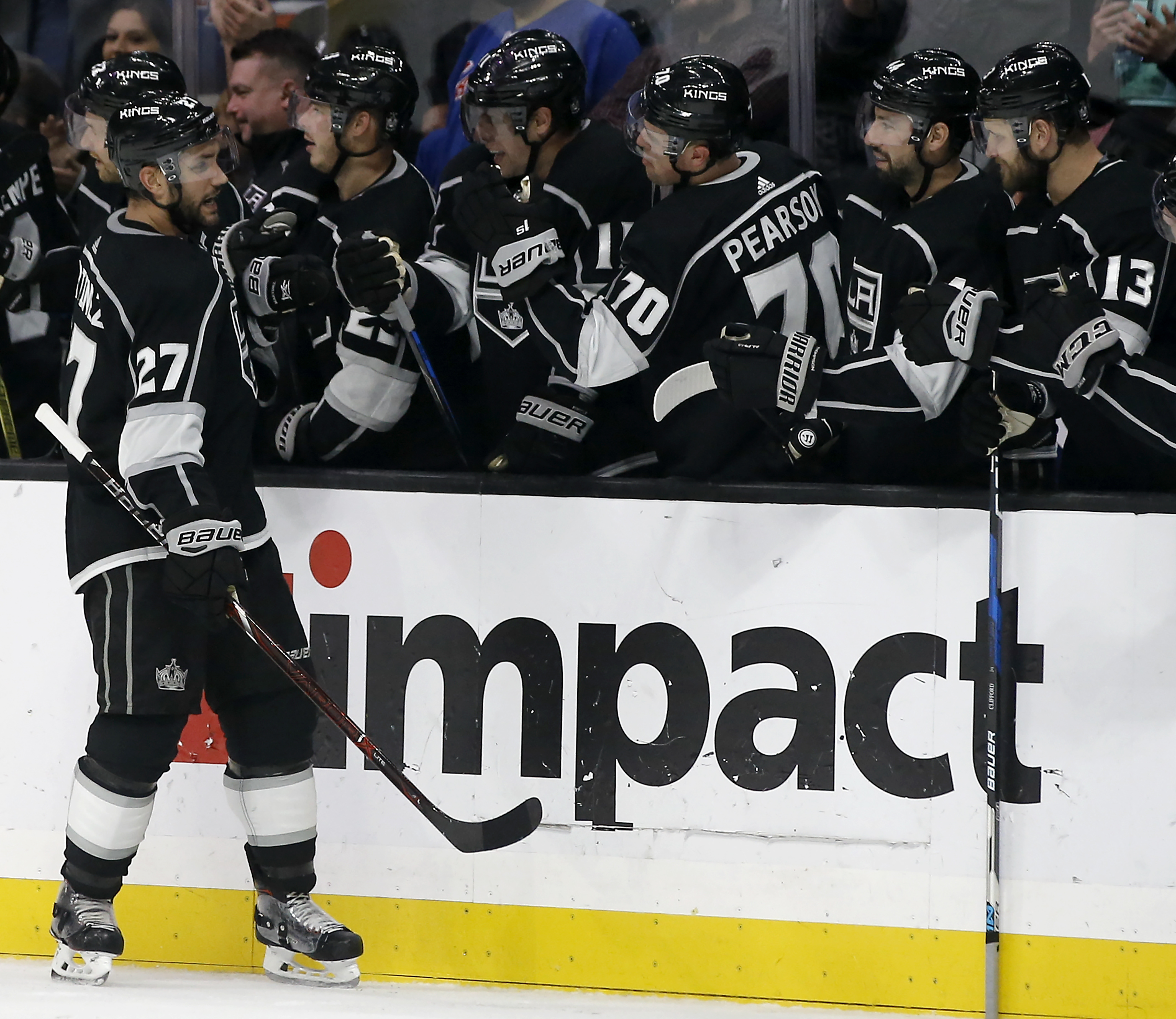 Martinez's late goal gives Kings win over Rangers, ends skid