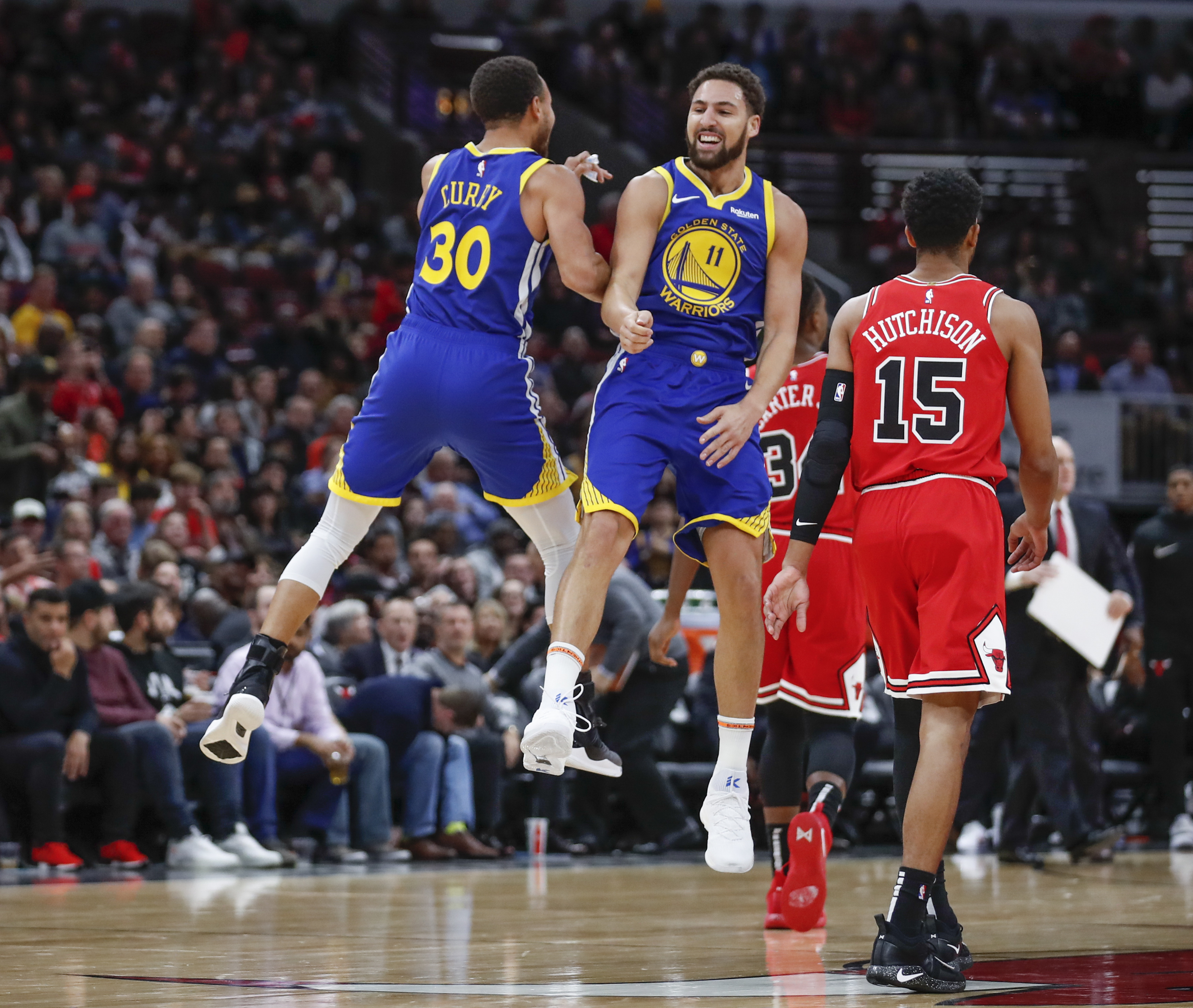 Thompson hits NBA record 14 3s as Warriors top Bulls 149-124