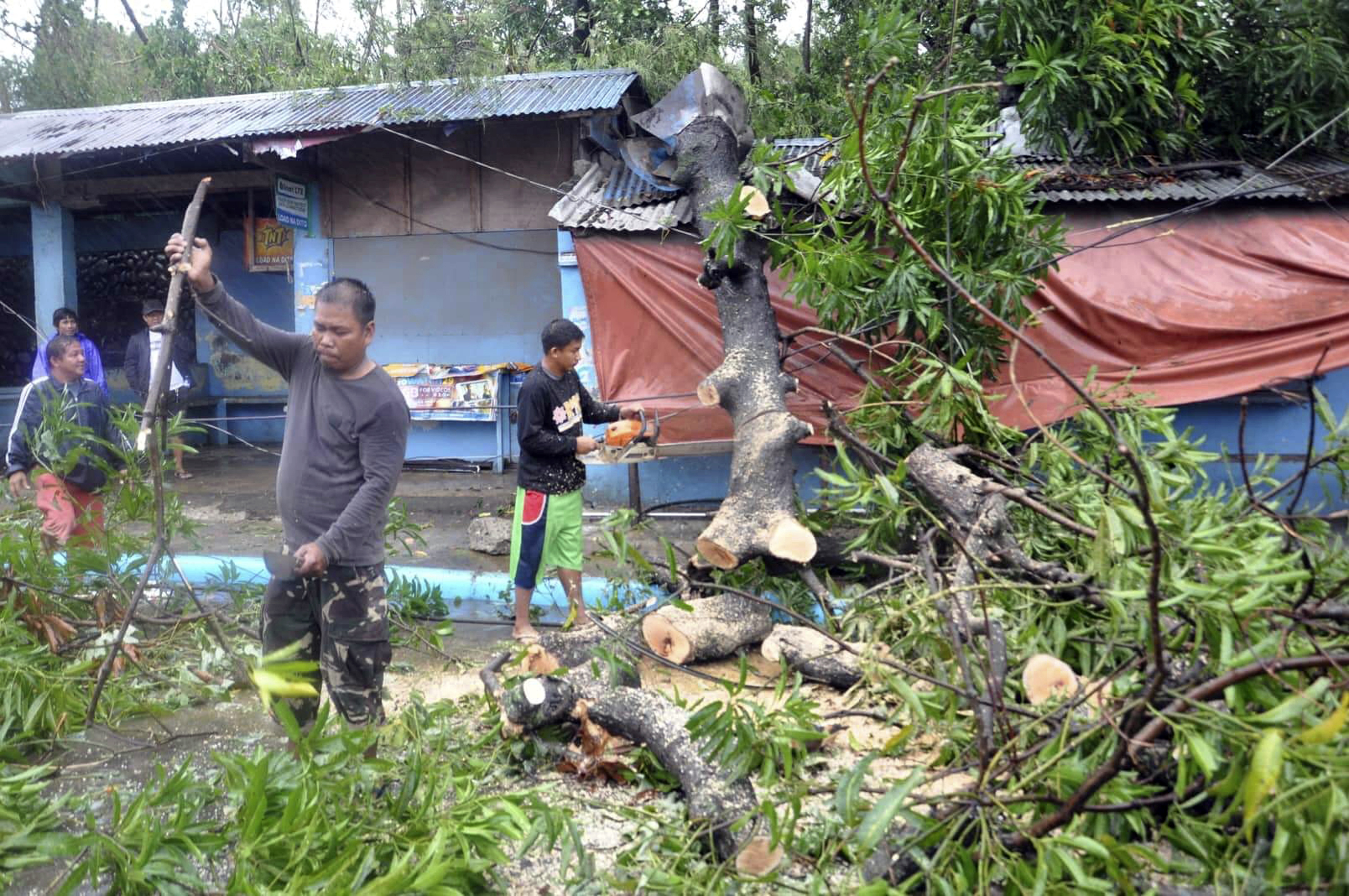 4 dead, 19 missing in landslide-hit buildings in Philippines