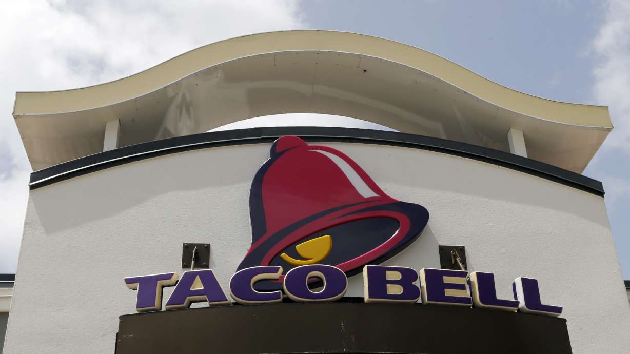 Yum tops key 3Q sales estimates at KFC, Taco Bell