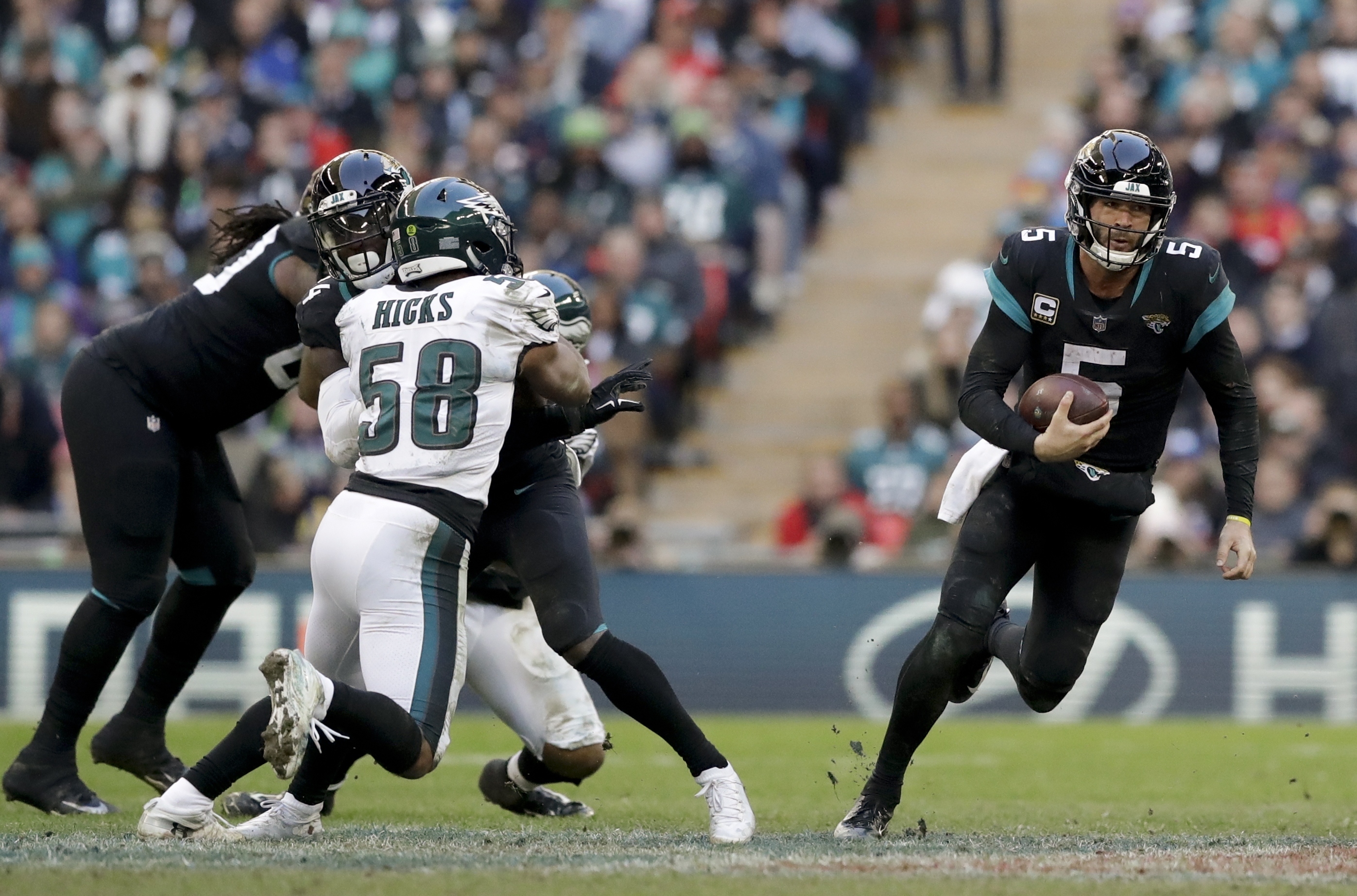 Jaguars QB Bortles has shoulder injury, team signs Jones