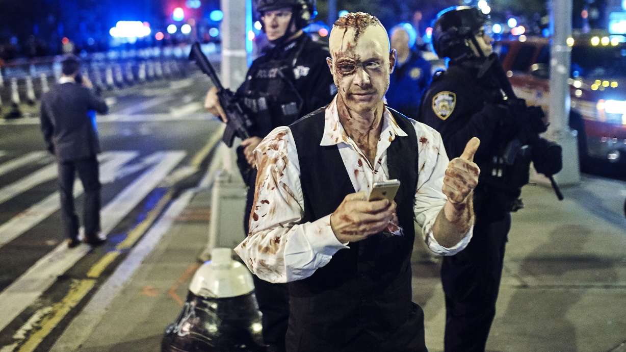 The Latest: Costumed revelers kick off NYC Halloween parade