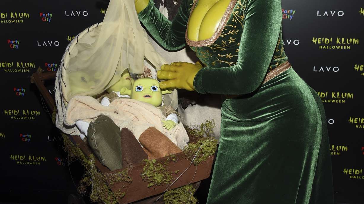 Heidi Klum channels 'Shrek' character for Halloween