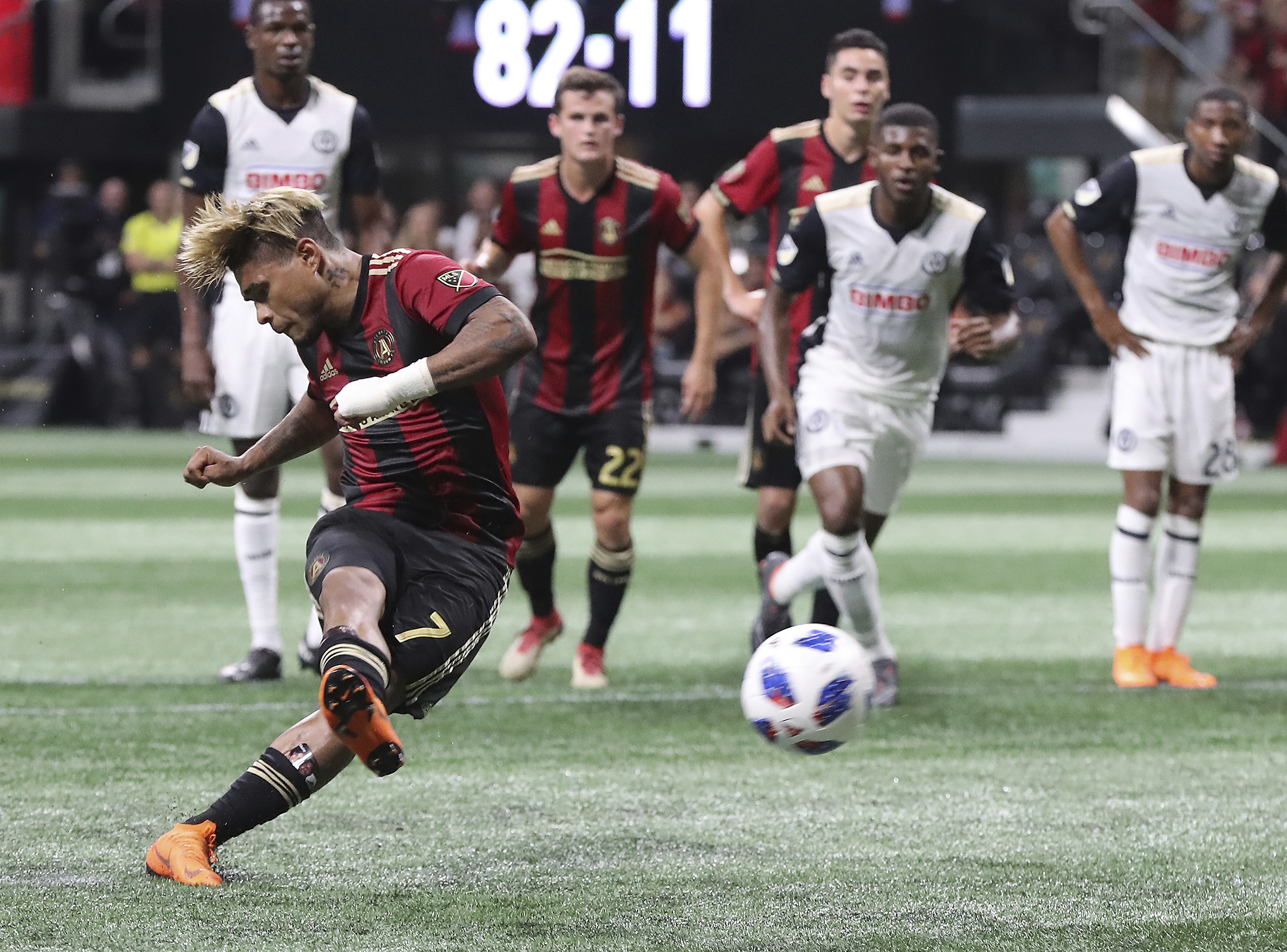 Josef Martinez picks up Golden Boot from surprise presenter