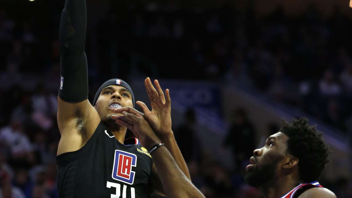 Embiid leads 76ers past Clippers 122-113