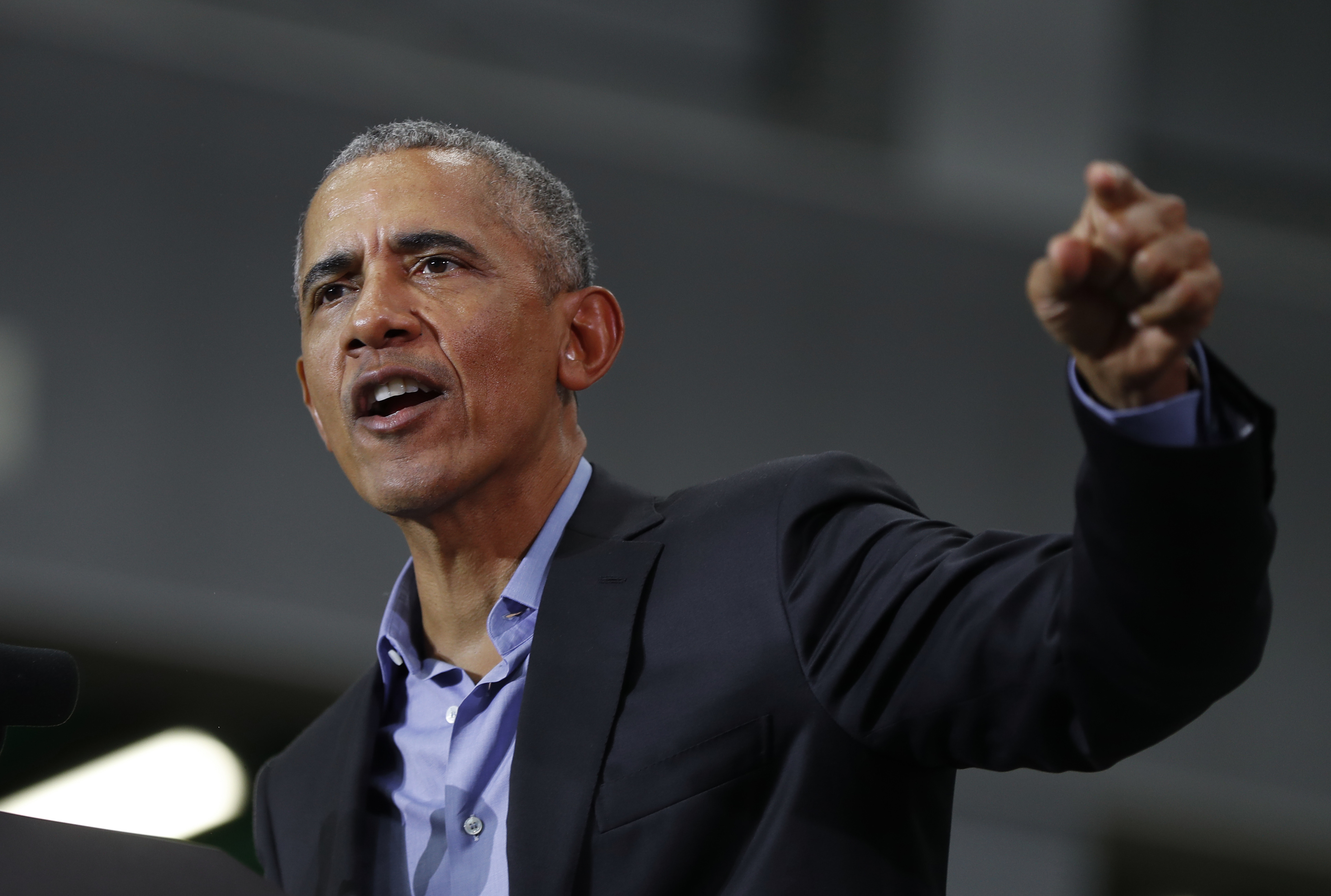 Trump vs. Obama in the final weekend of the midterms