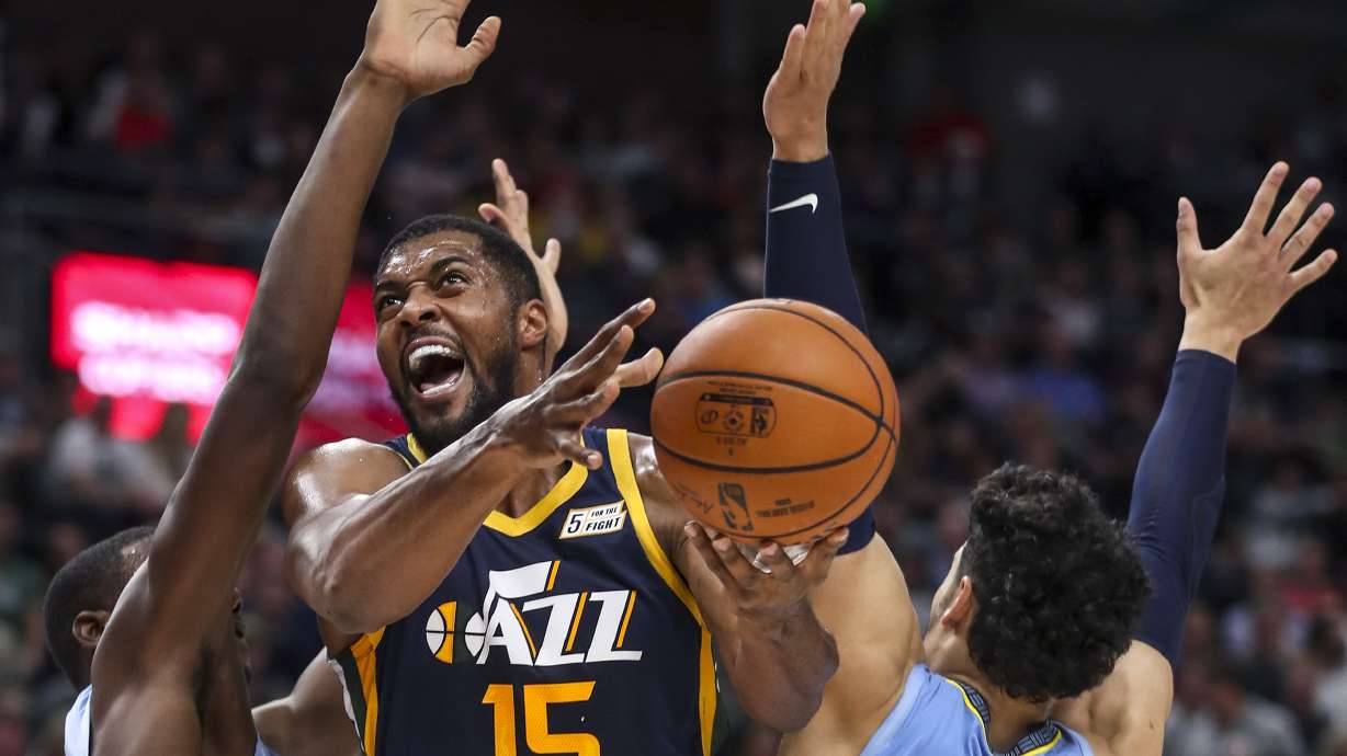 Derrick Favors