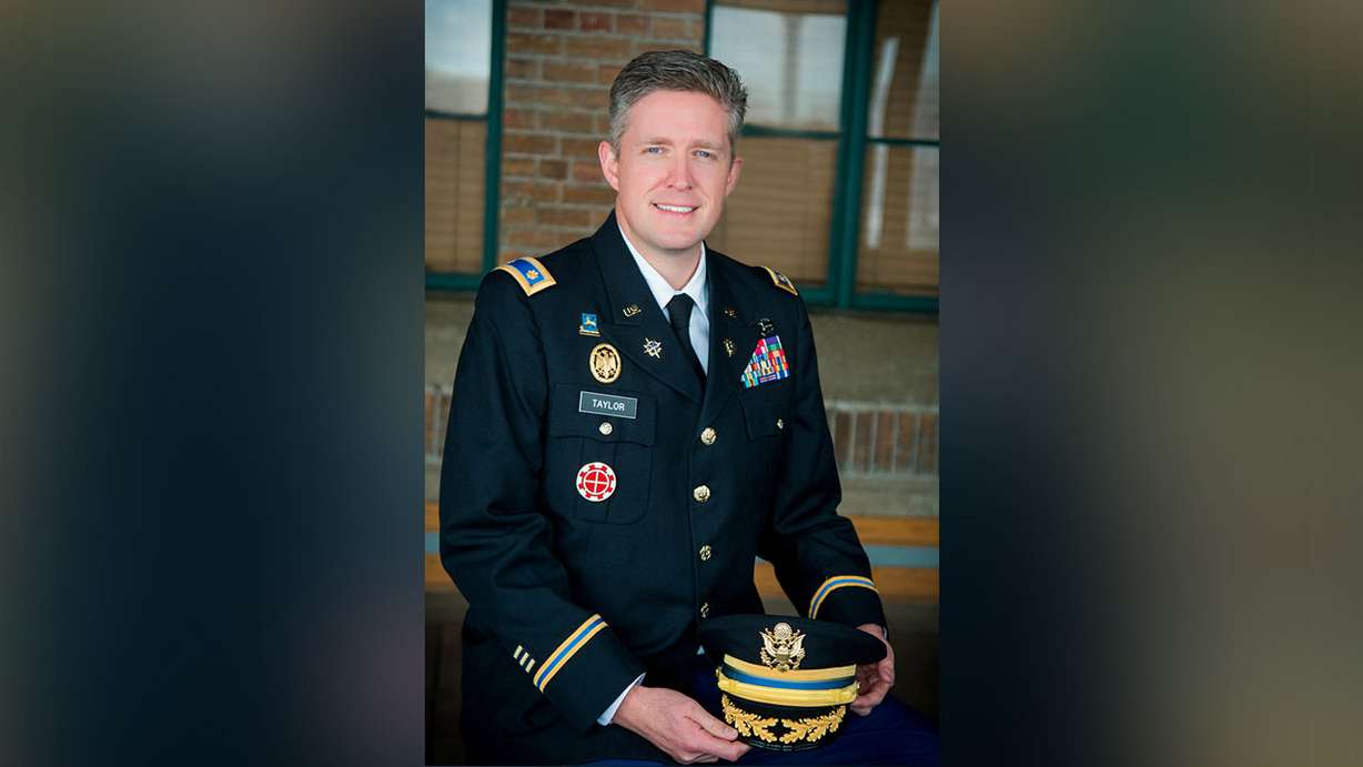 Veterans Day vigil held in North Ogden for mayor killed in Afghanistan