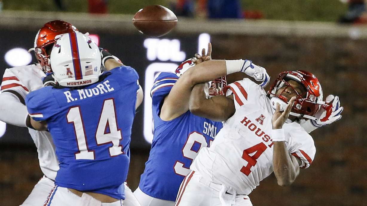 Hicks has 4 TD passes, SMU upsets No. 17 Houston 45-31