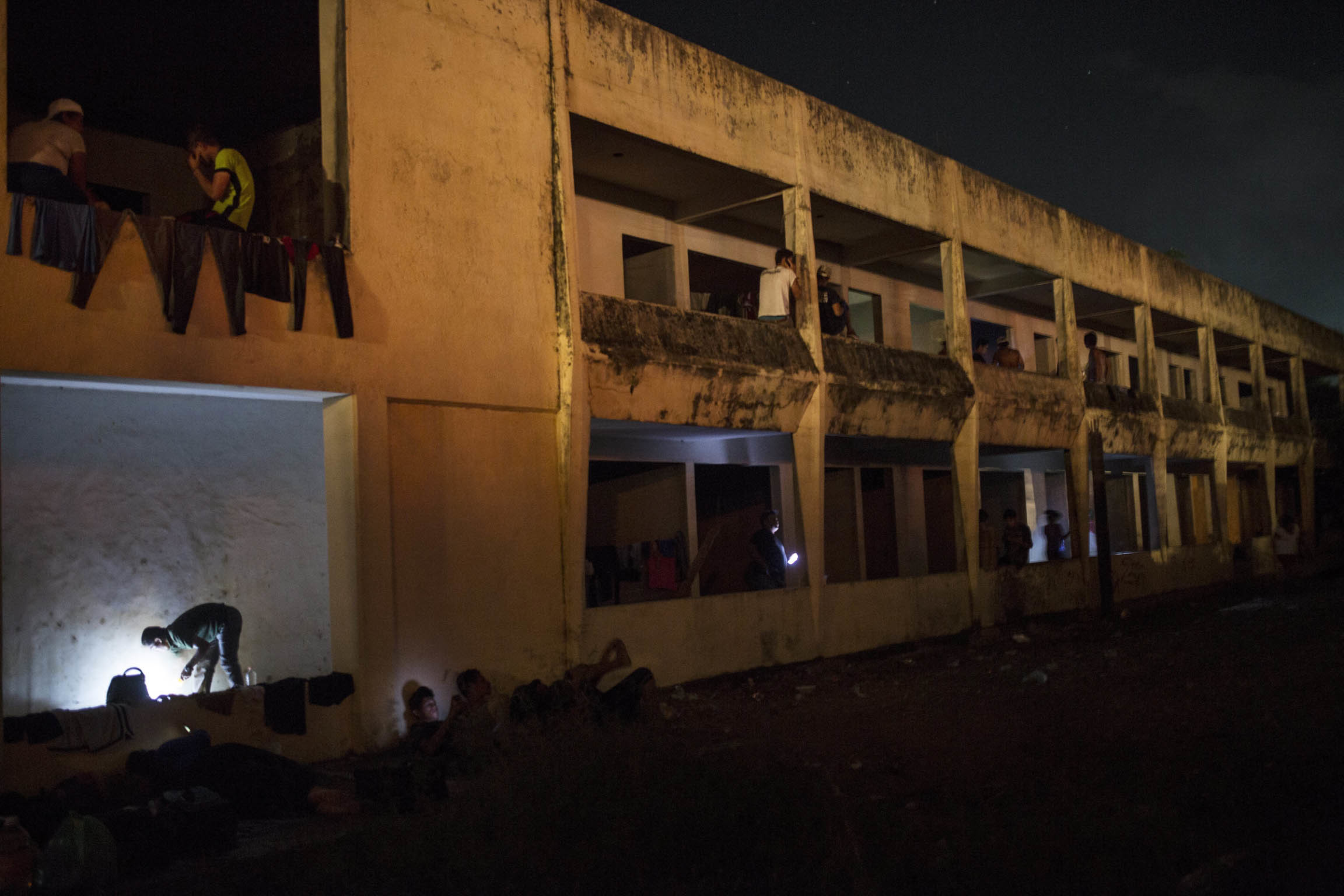 Migrant caravan sets sight on getting to Mexico City