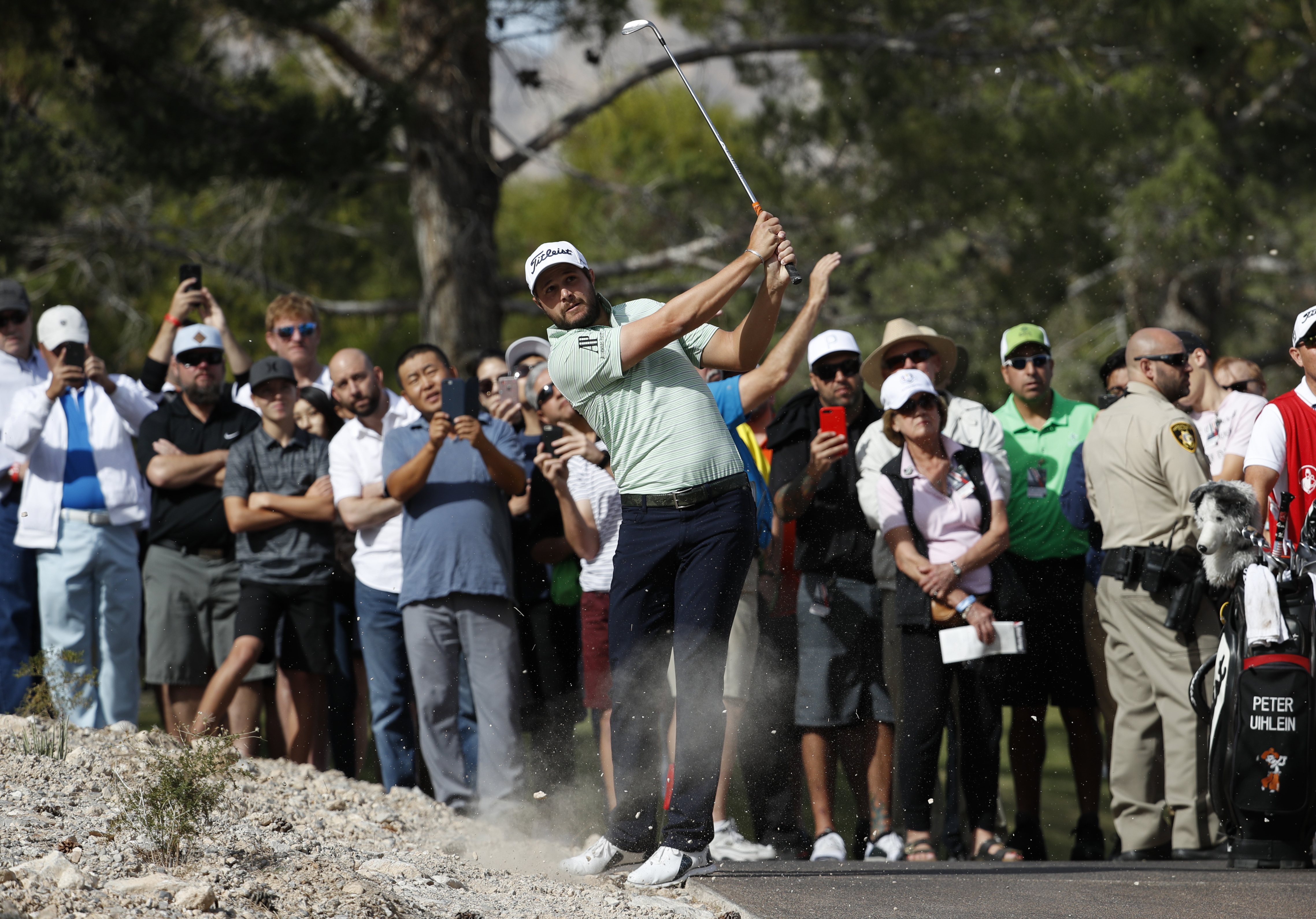 Late eagle carries DeChambeau to victory in Las Vegas