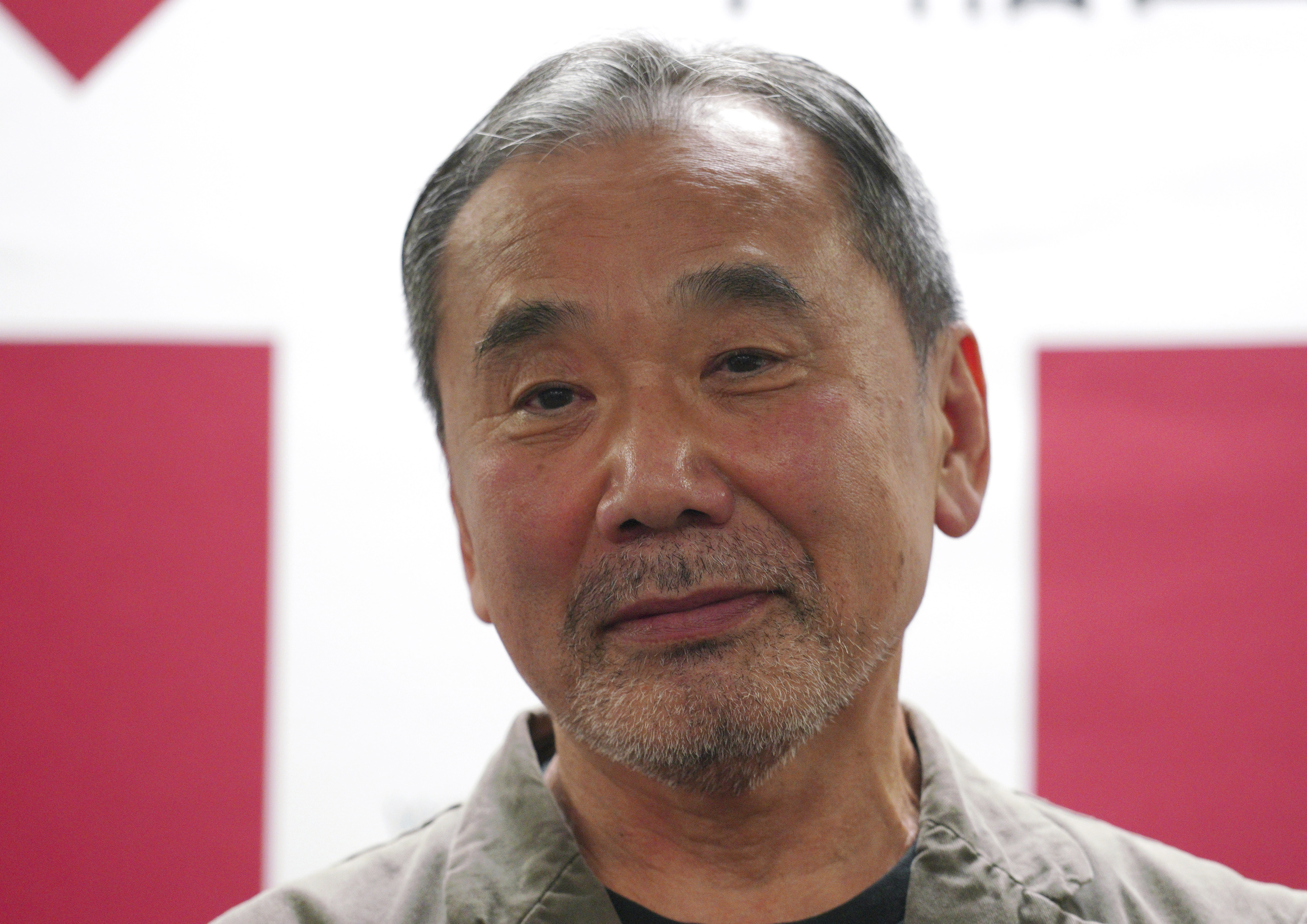 Author Murakami talks about his library plan, writing, music