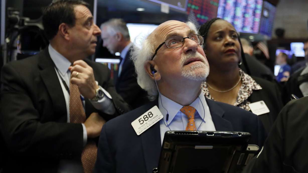 Asian shares meander, oil lower ahead of US midterms vote
