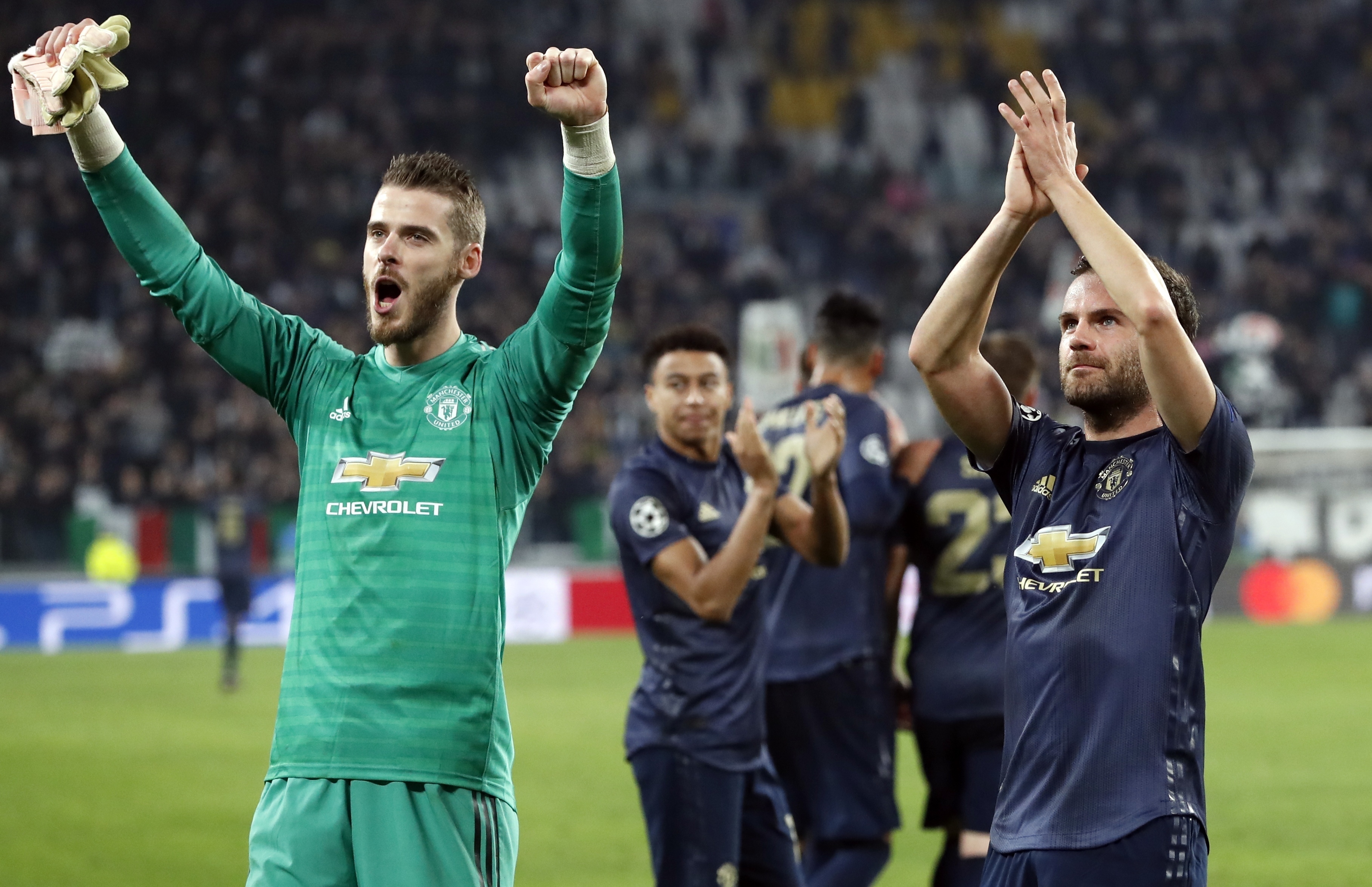 Manchester rivals get big wins in Champions League