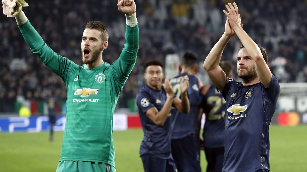 Manchester rivals get big wins in Champions League