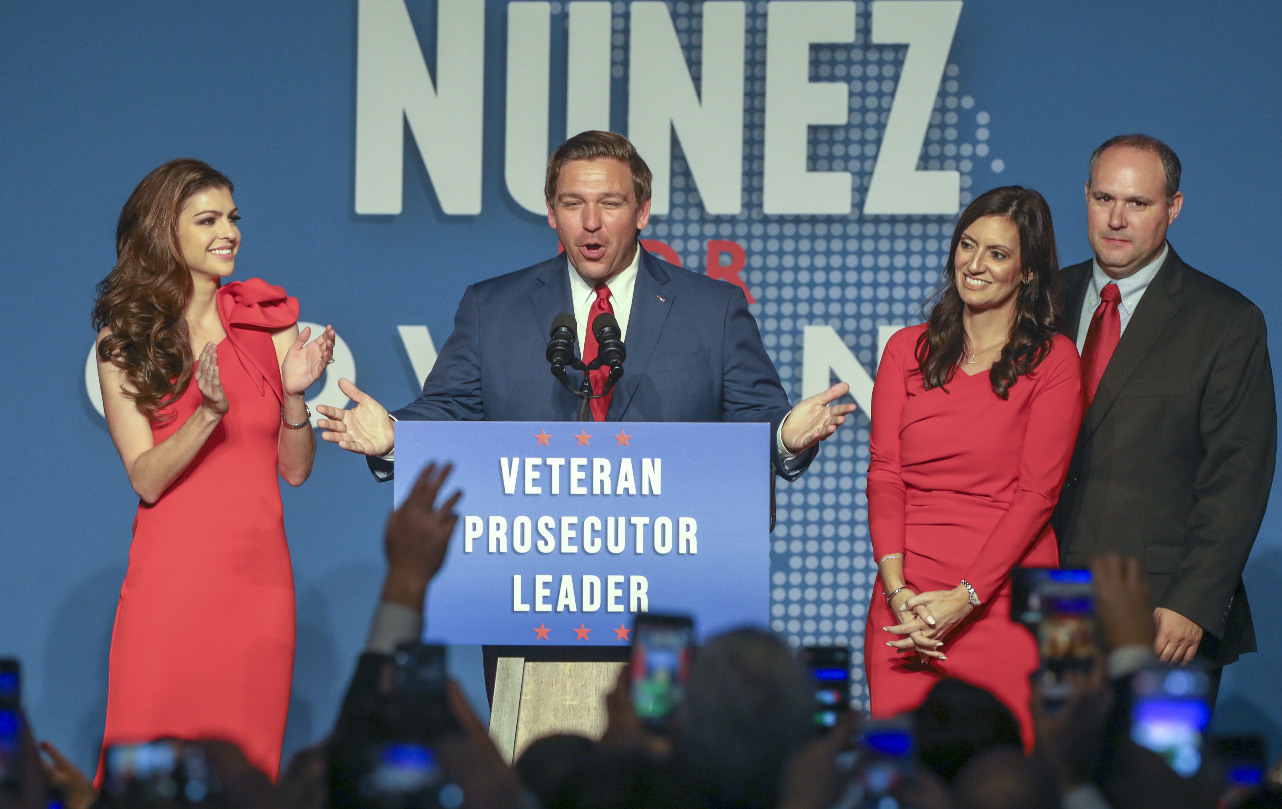 Trump wall stops Florida's blue wave