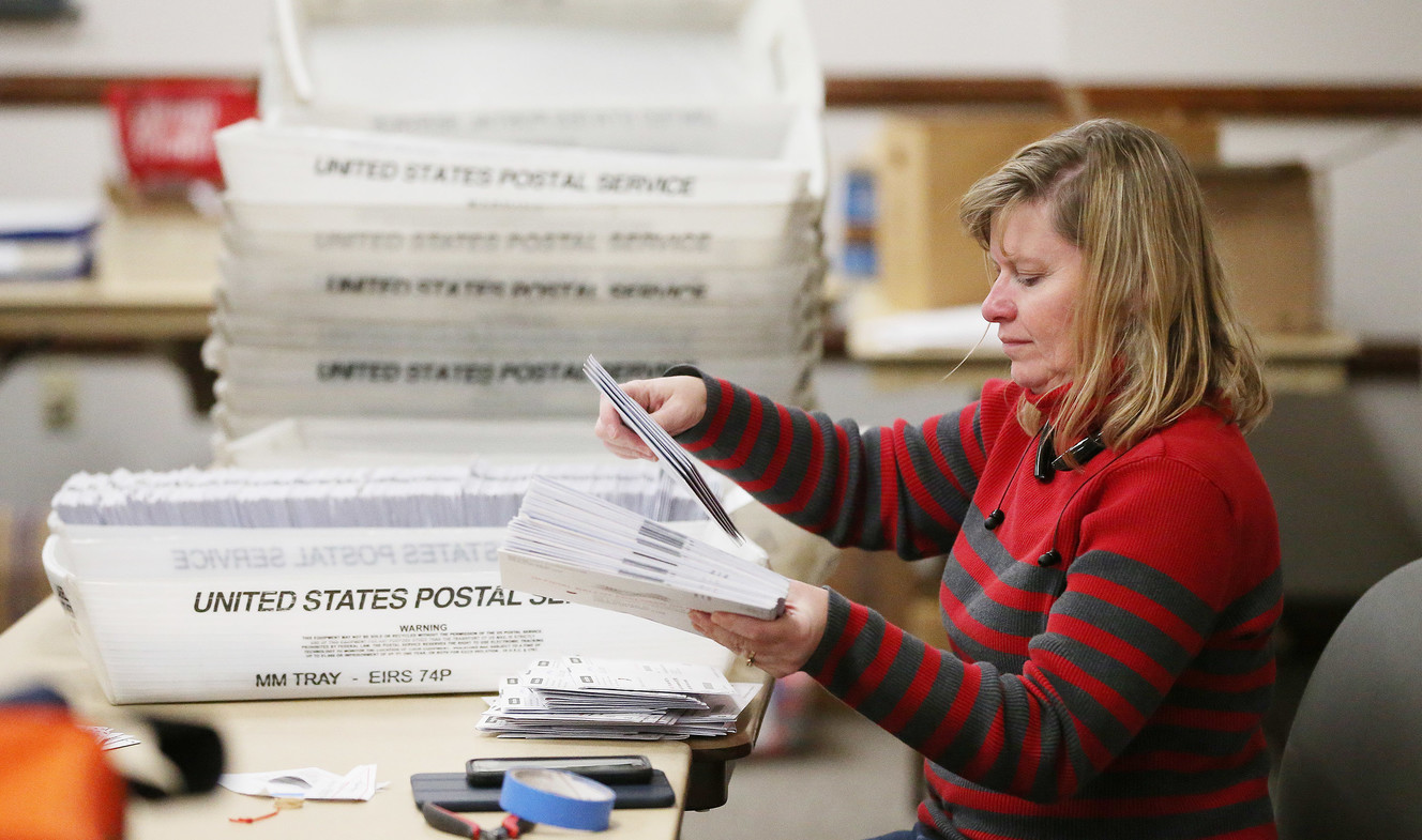 Utah County election clerk Melynie Meeks organizes mail-in ballots in Provo on Wednesday, Nov. 7, 2018. (Photo: Jeffrey D. Allred, KSL)